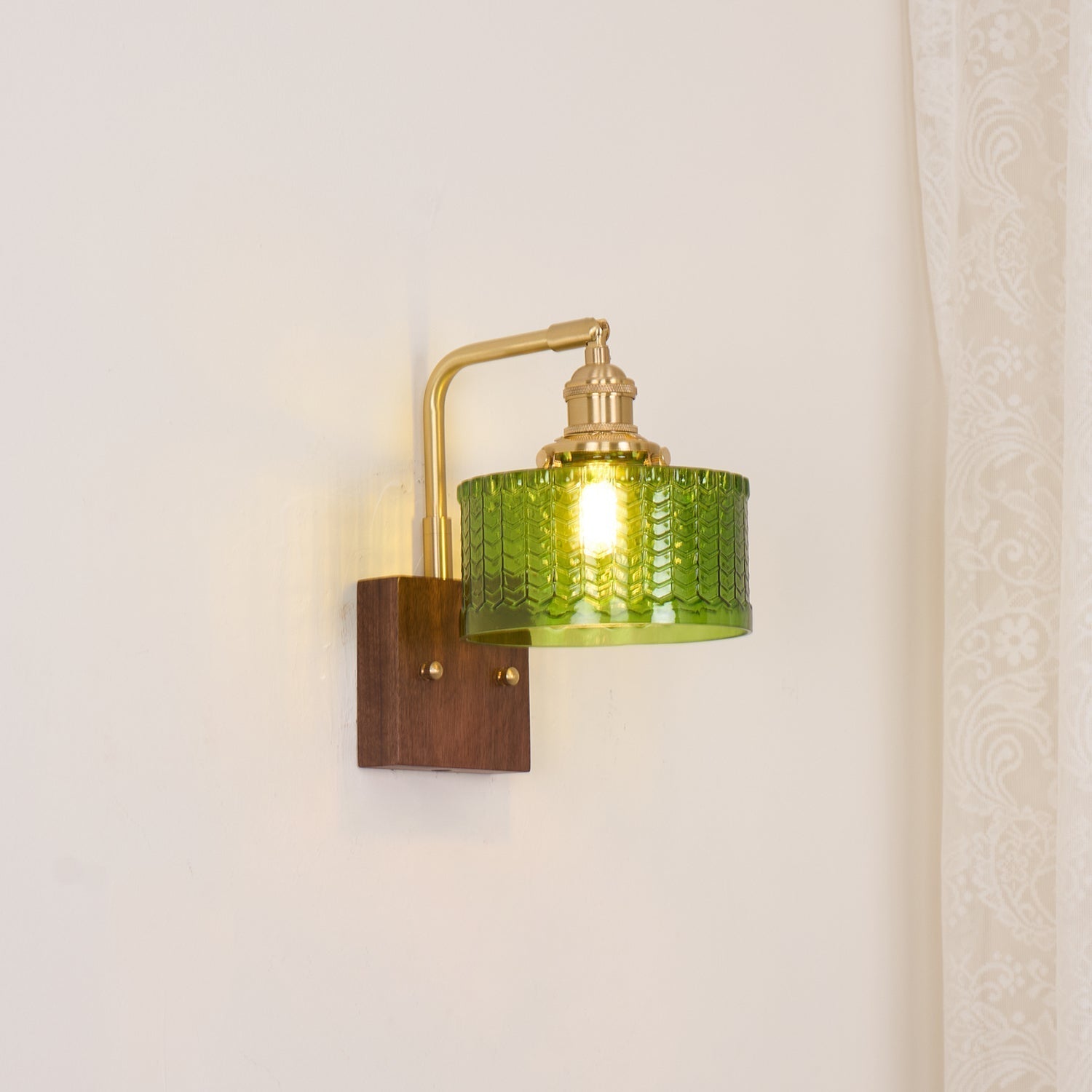 Quilivon Wall Light Model B