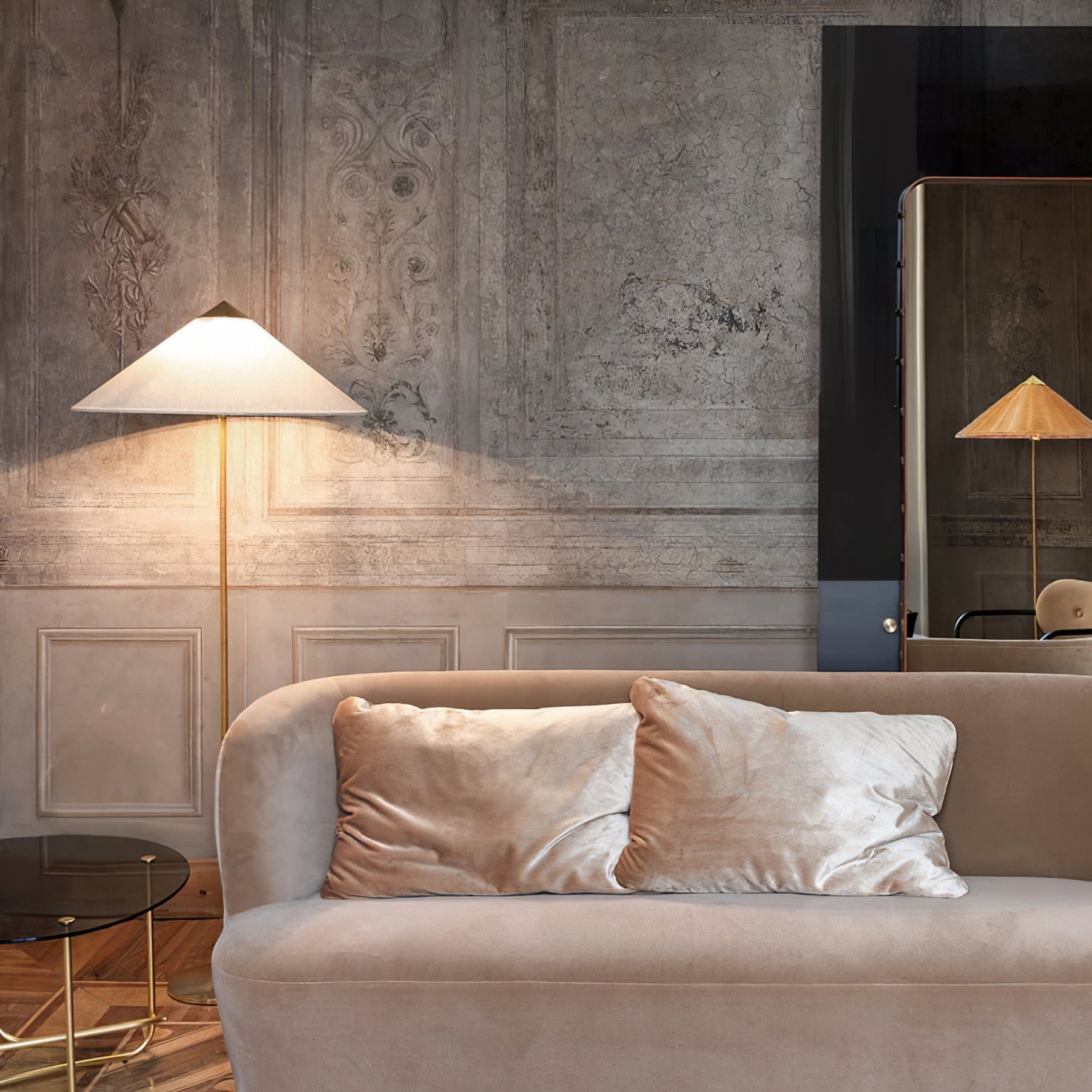 Amora Floor Lamp