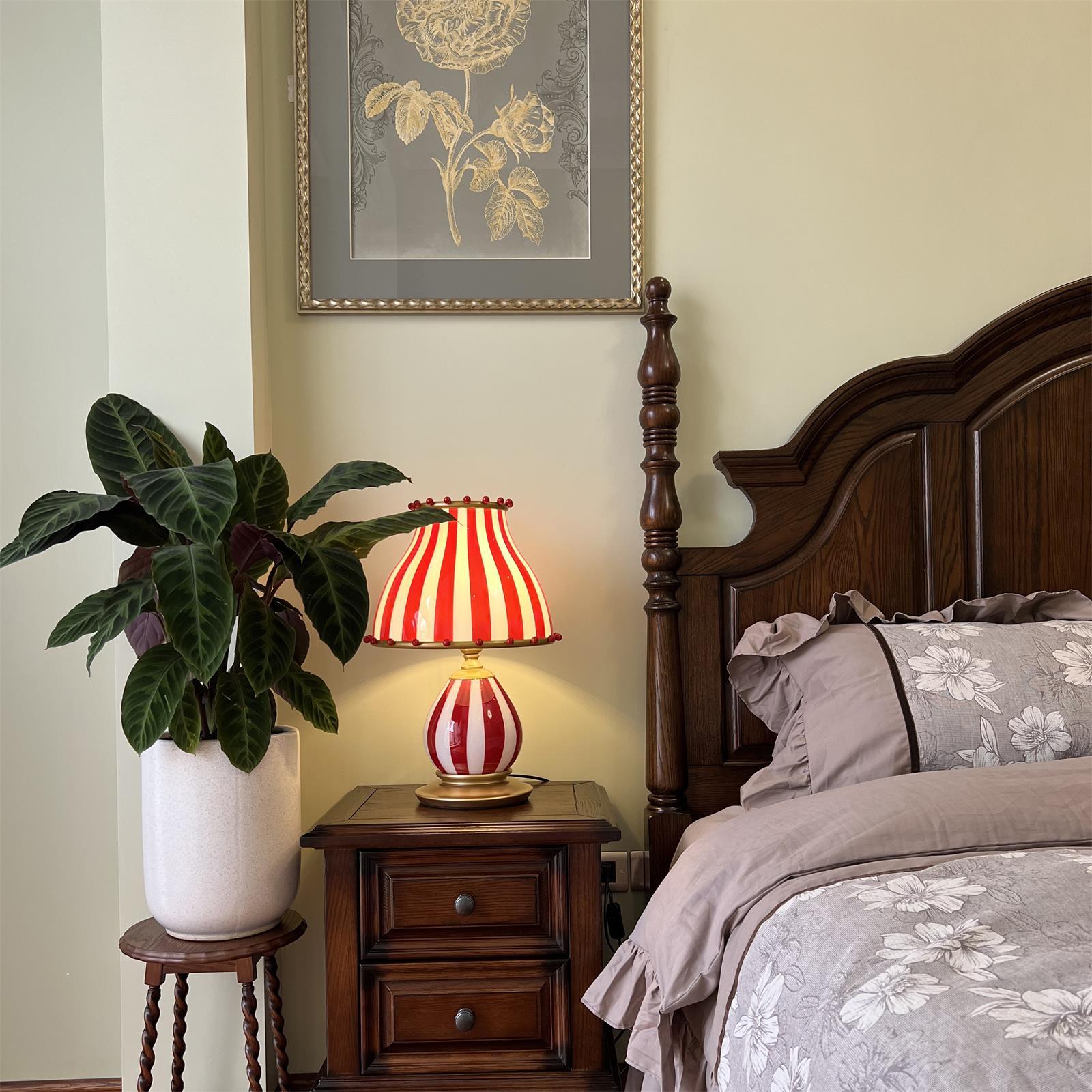 Filnaro Table Lamp