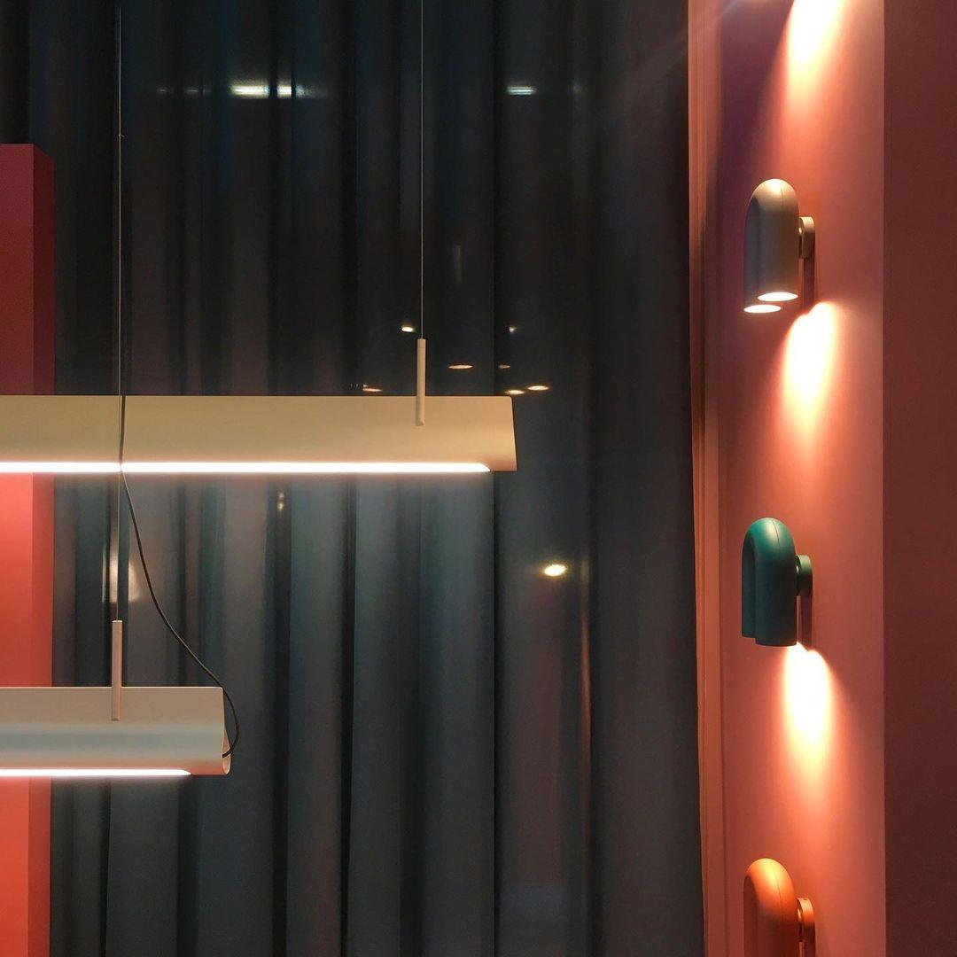 Kuben Wall Light