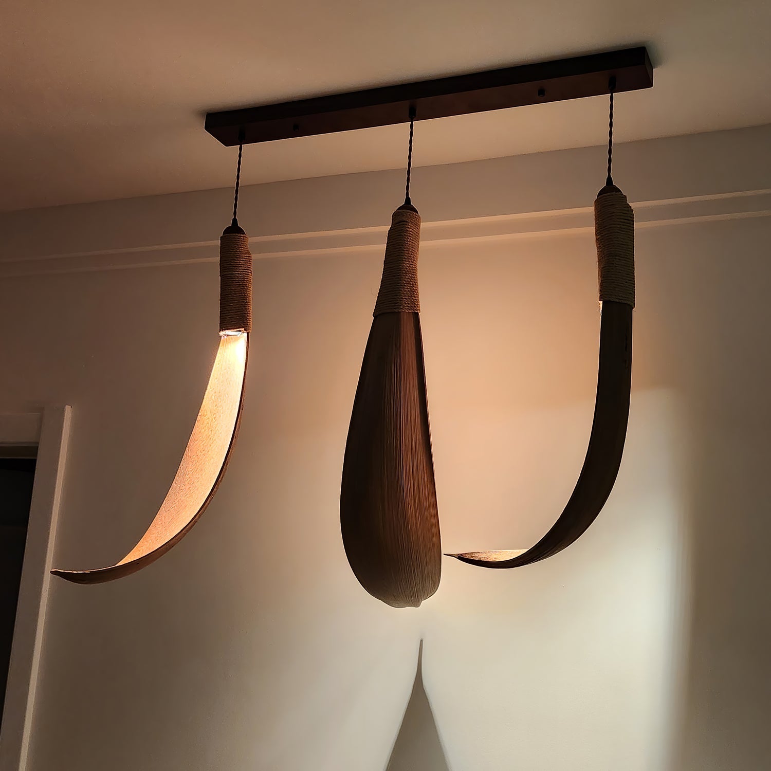 Cocos Leaf Pendant Light