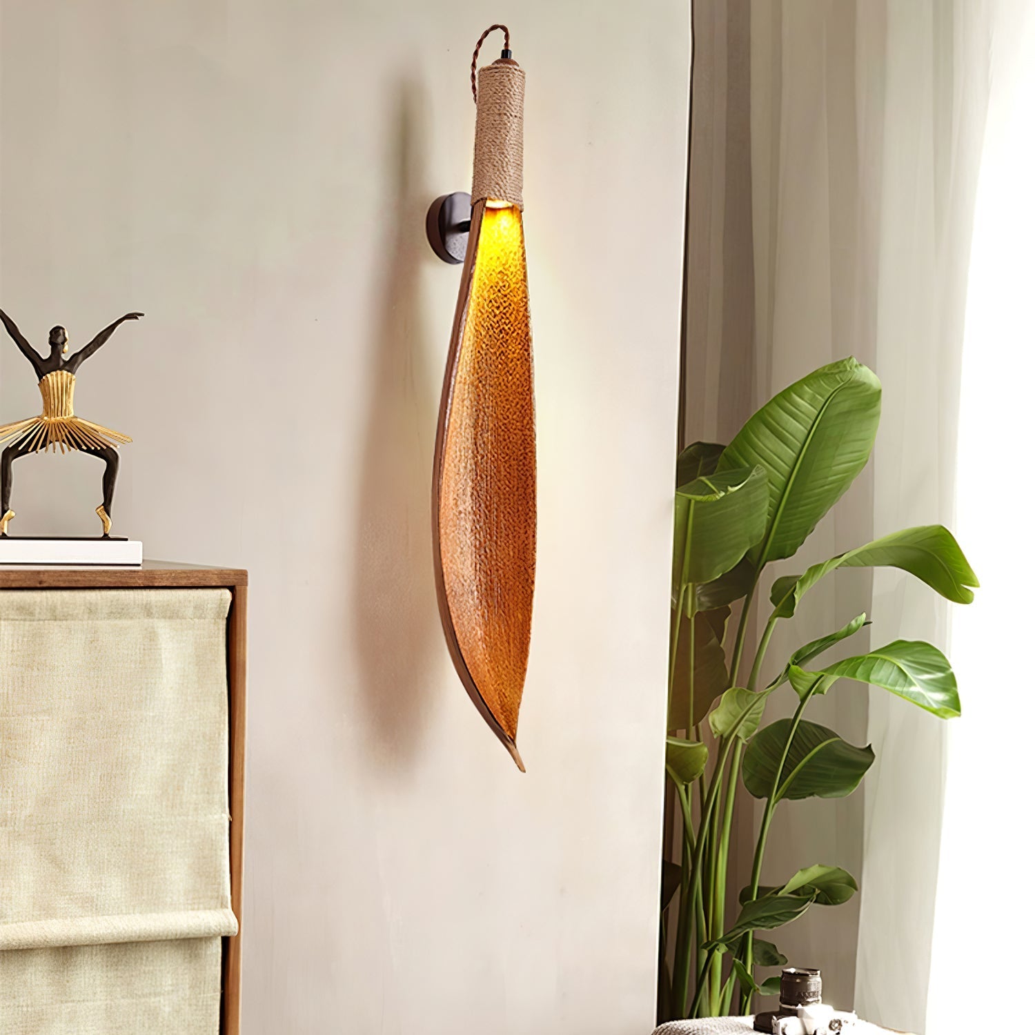 Cocos Leaf Wall Light