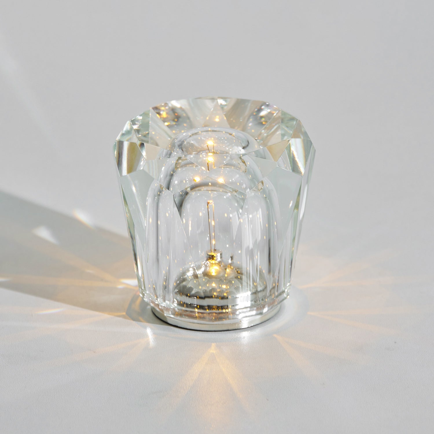 Quinvele Table Lamp