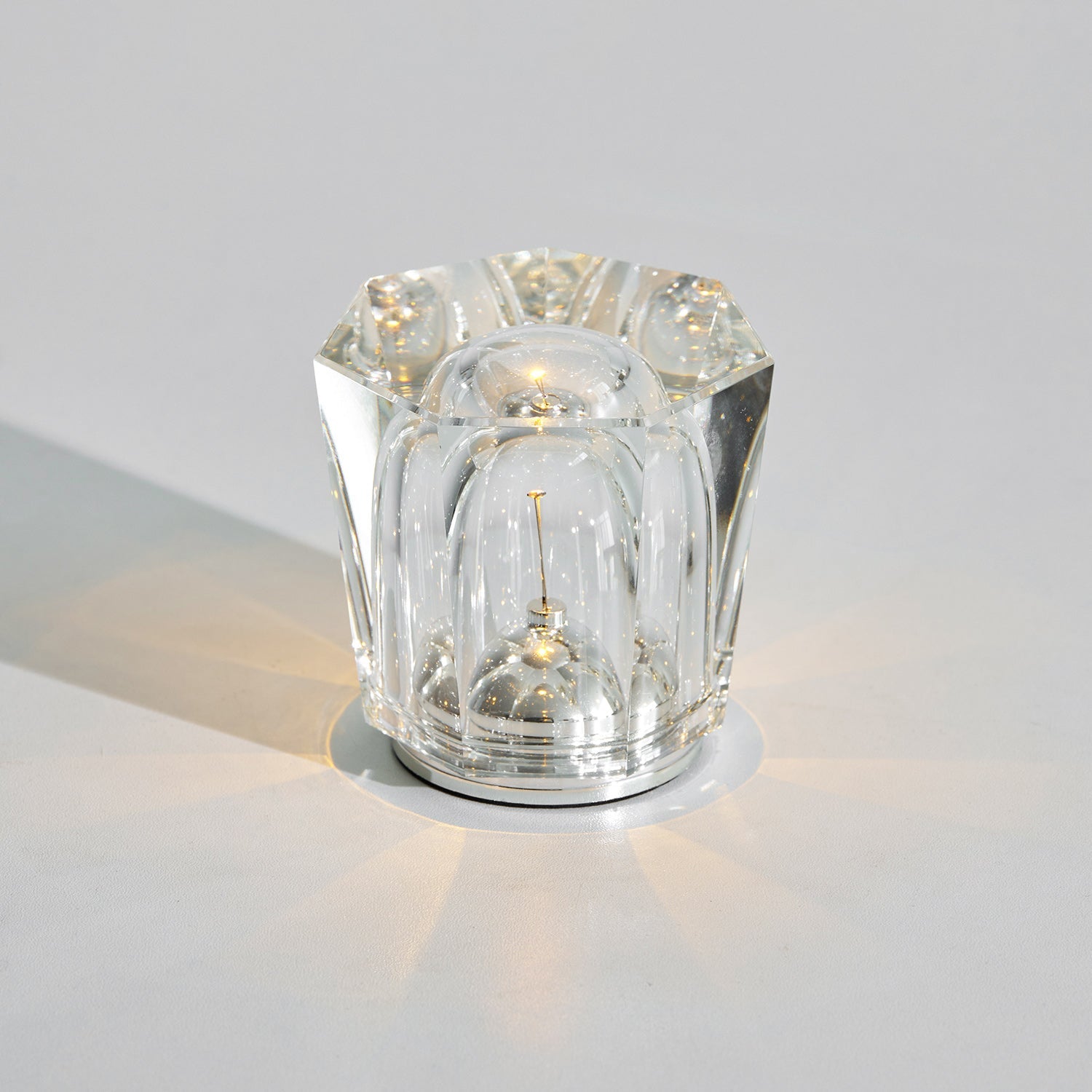 Quinvele Table Lamp