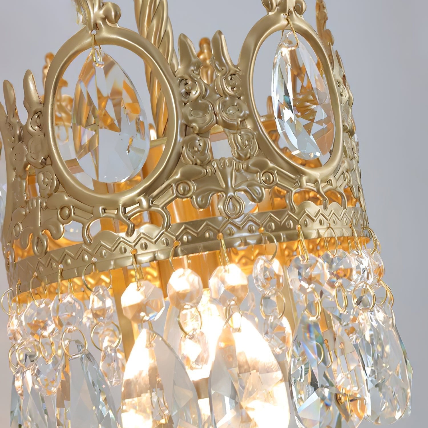 Qelin Crystal Crown Wall Light