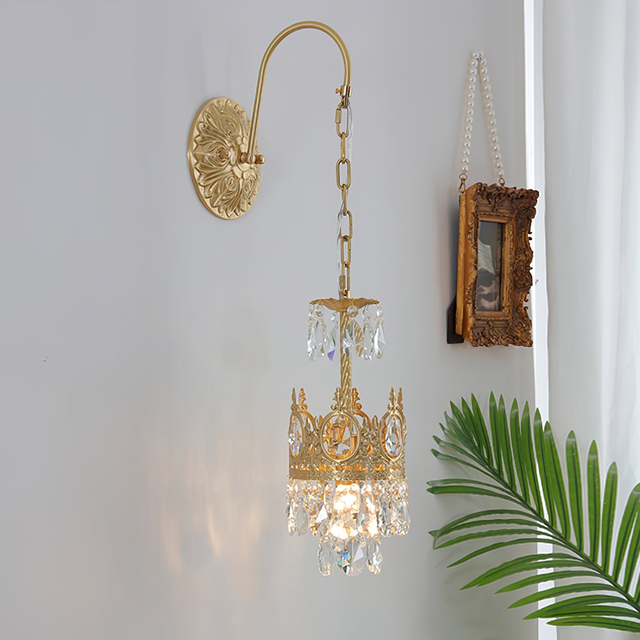 Qelin Crystal Crown Wall Light