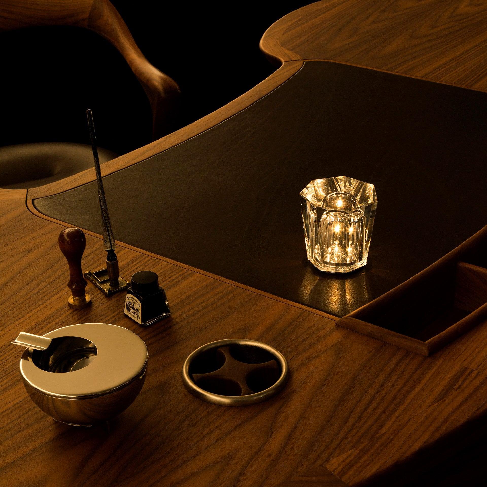 Quinvele Table Lamp