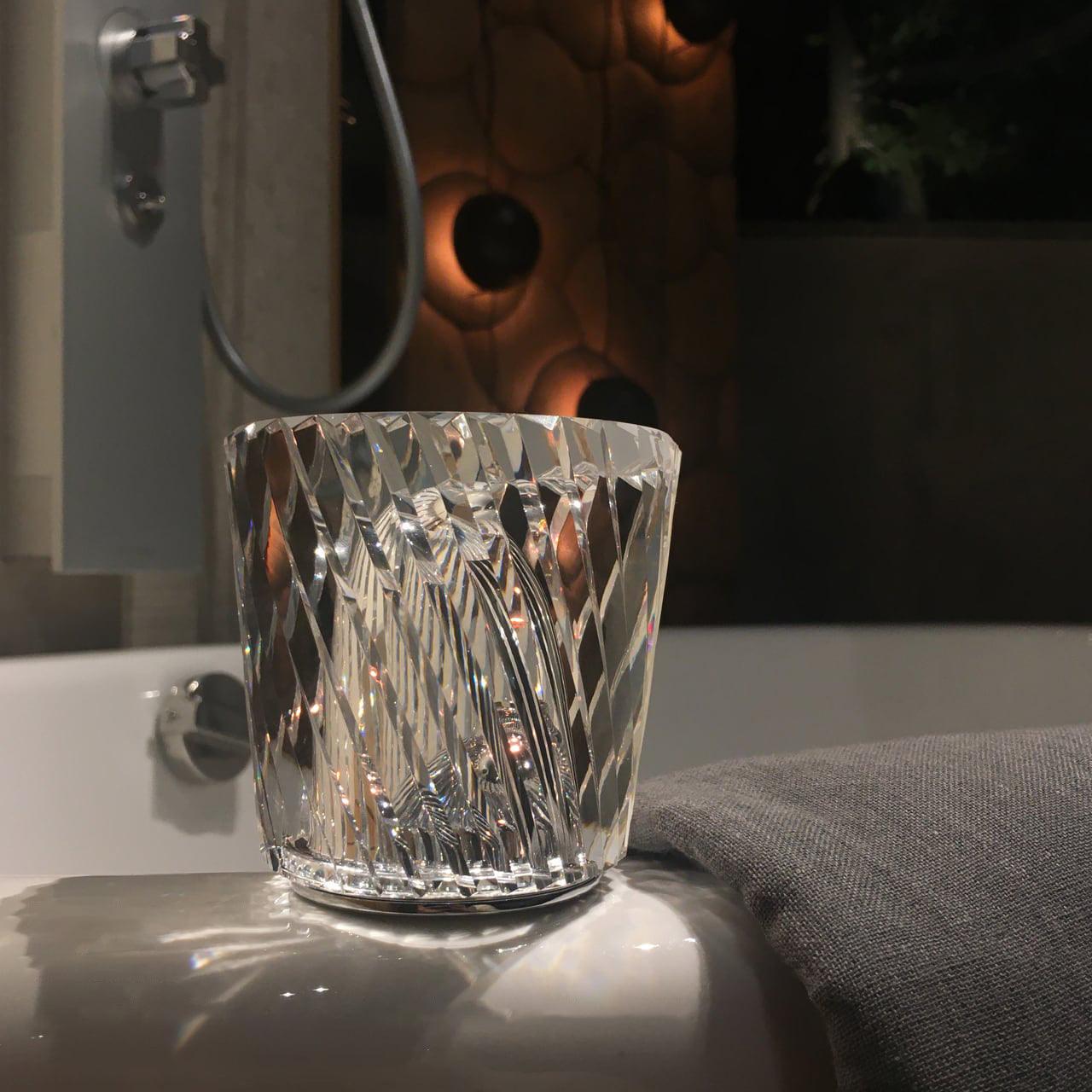 Quinvele Table Lamp