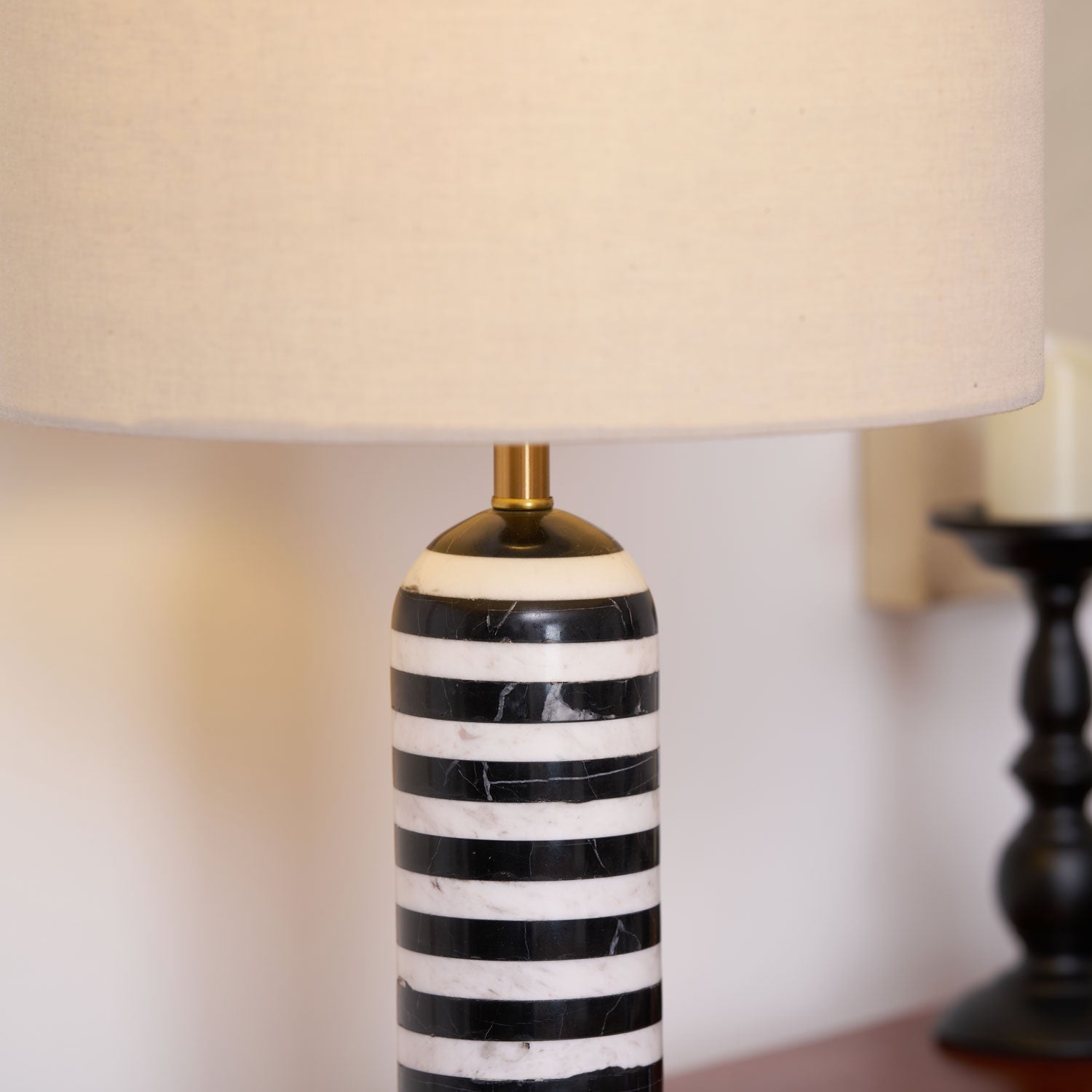 Sivelo Table Lamp