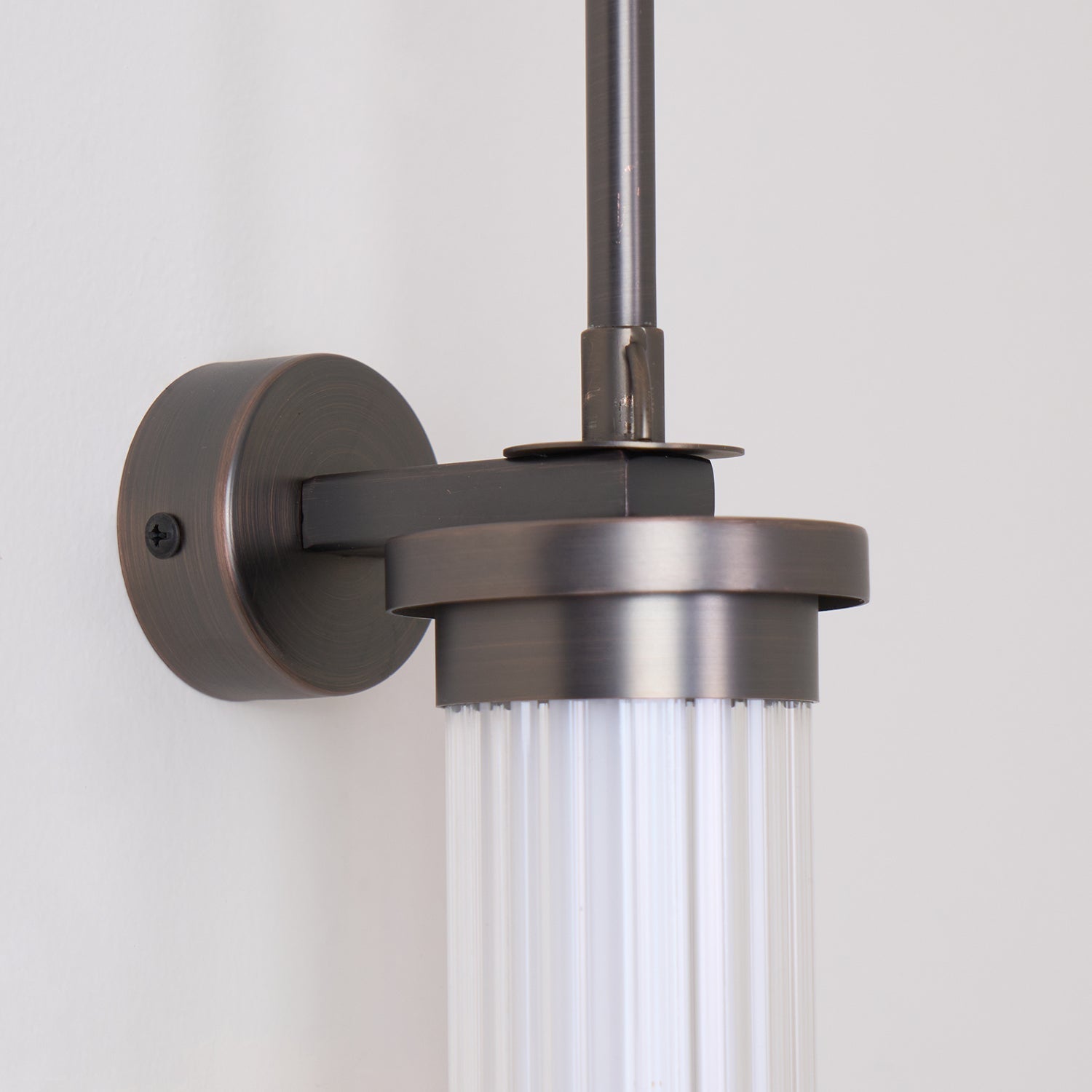 Xeso Vertical Wall Light