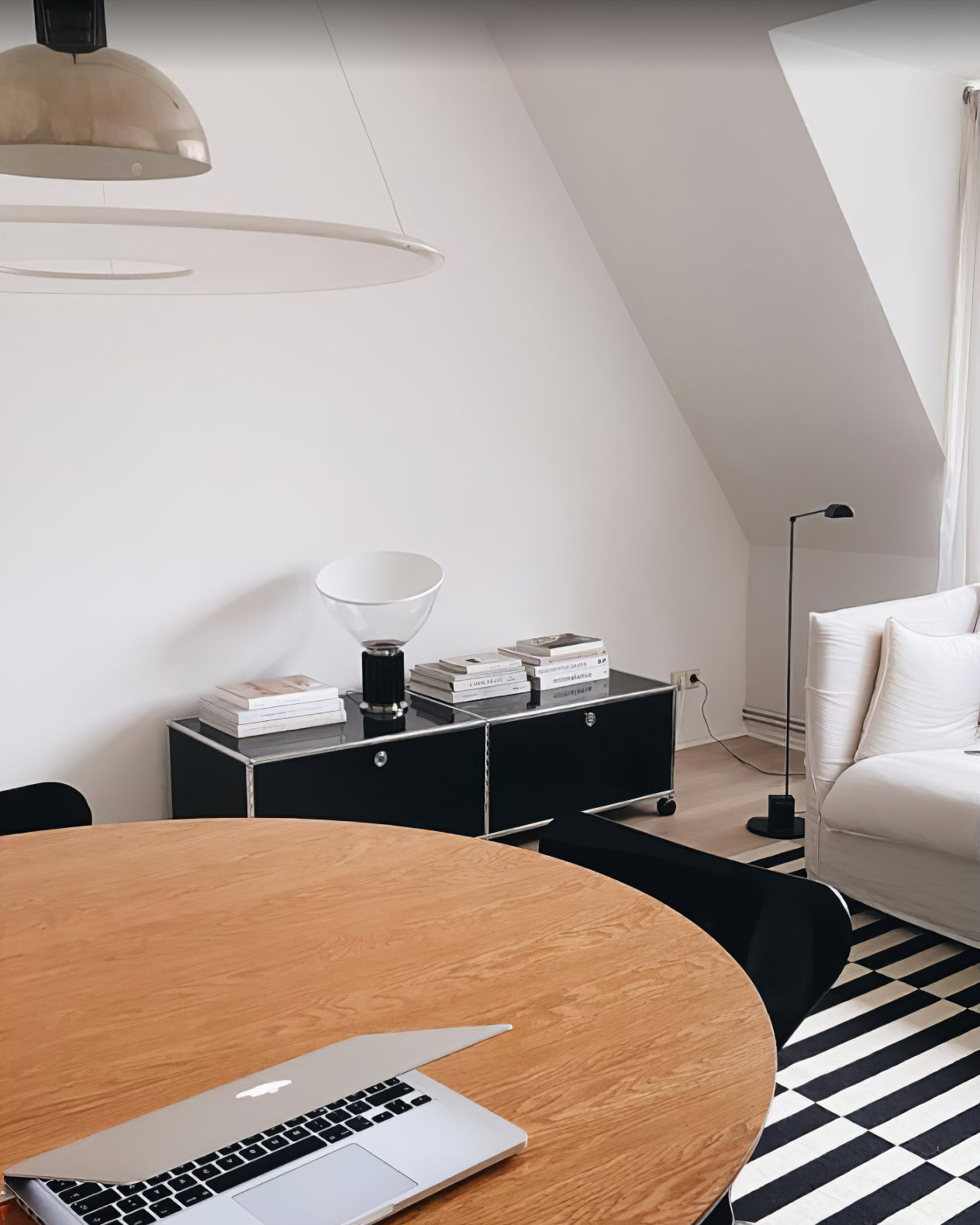 Reneyo Adjustable Floor Lamp