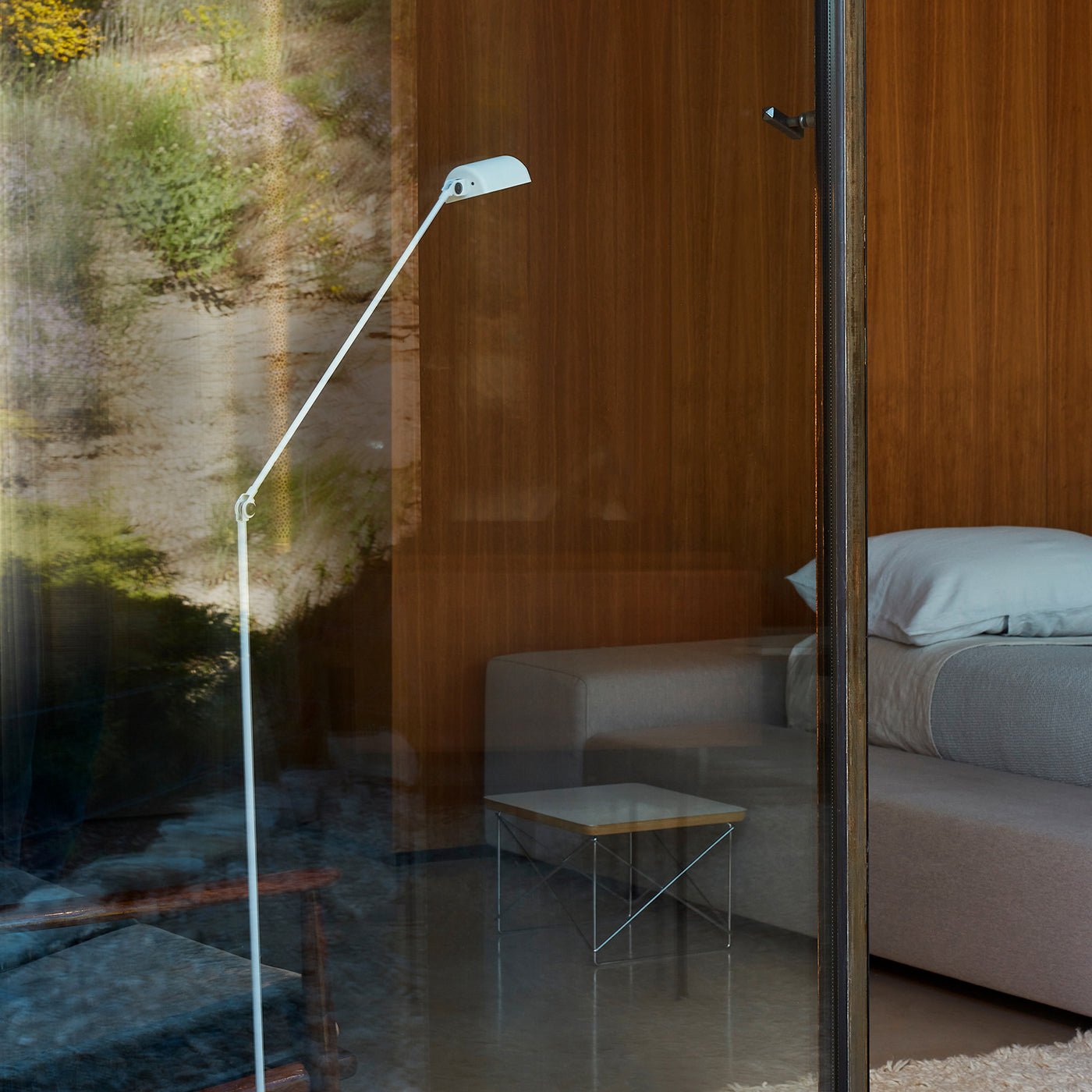 Reneyo Adjustable Floor Lamp