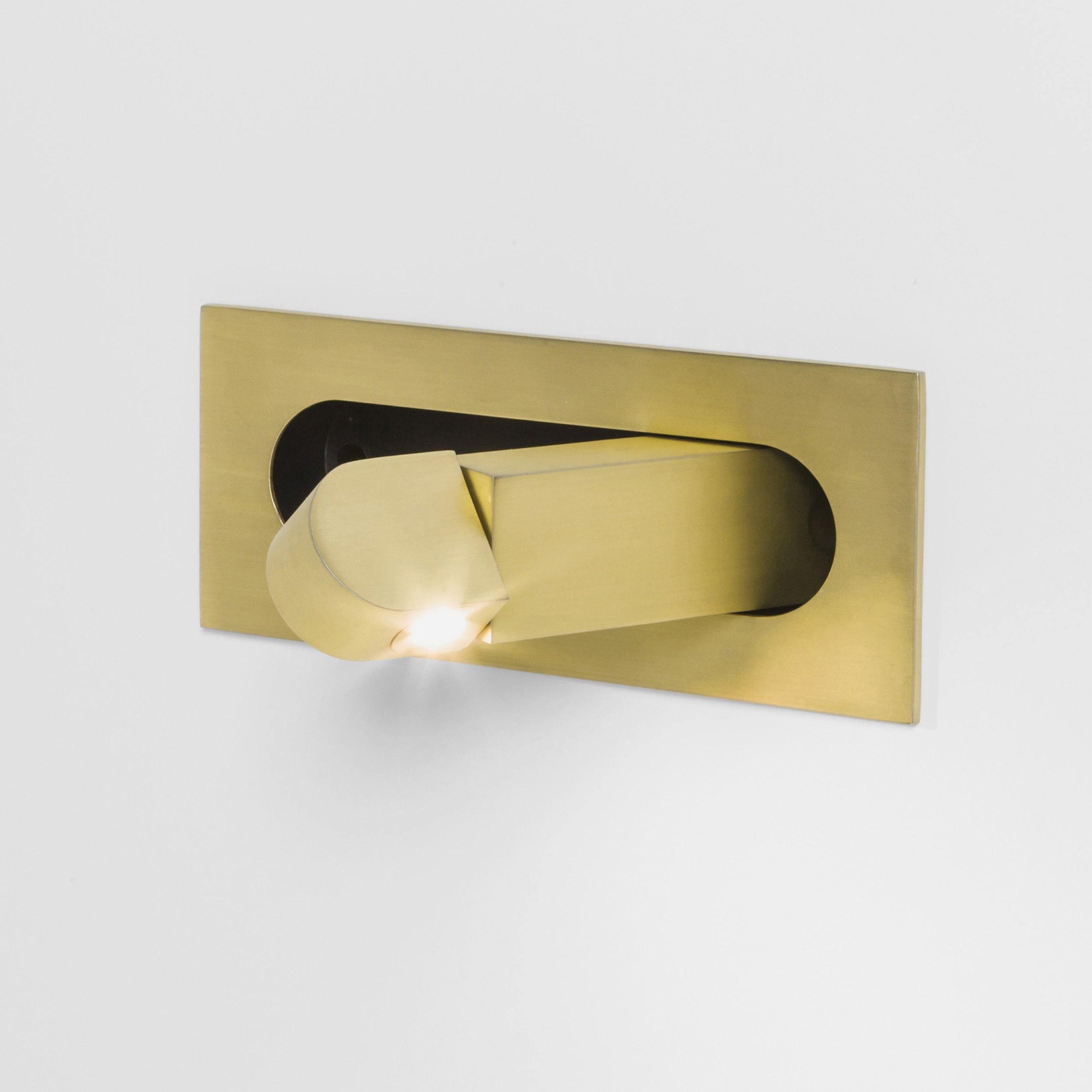 Lavlon Wall Light