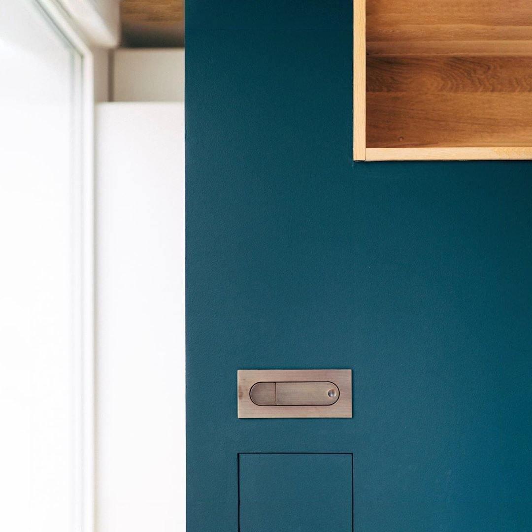 Lavlon Wall Light