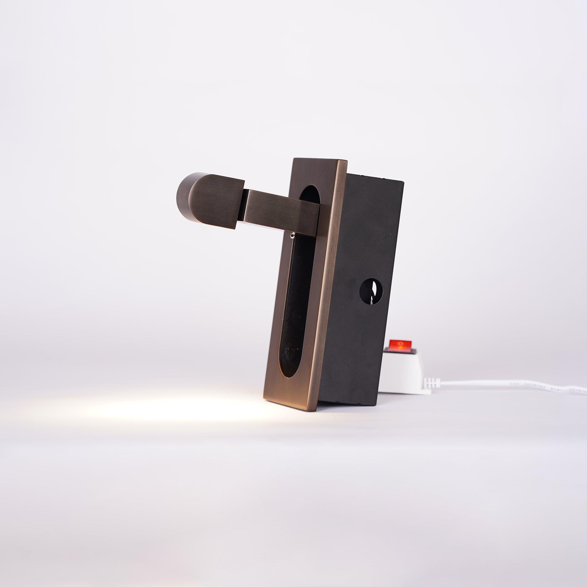 Lavlon Wall Light