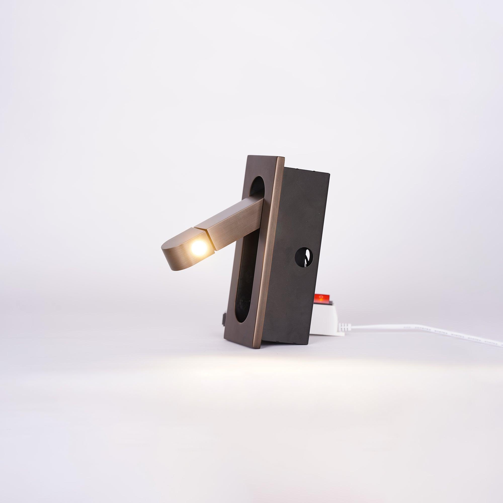 Lavlon Wall Light