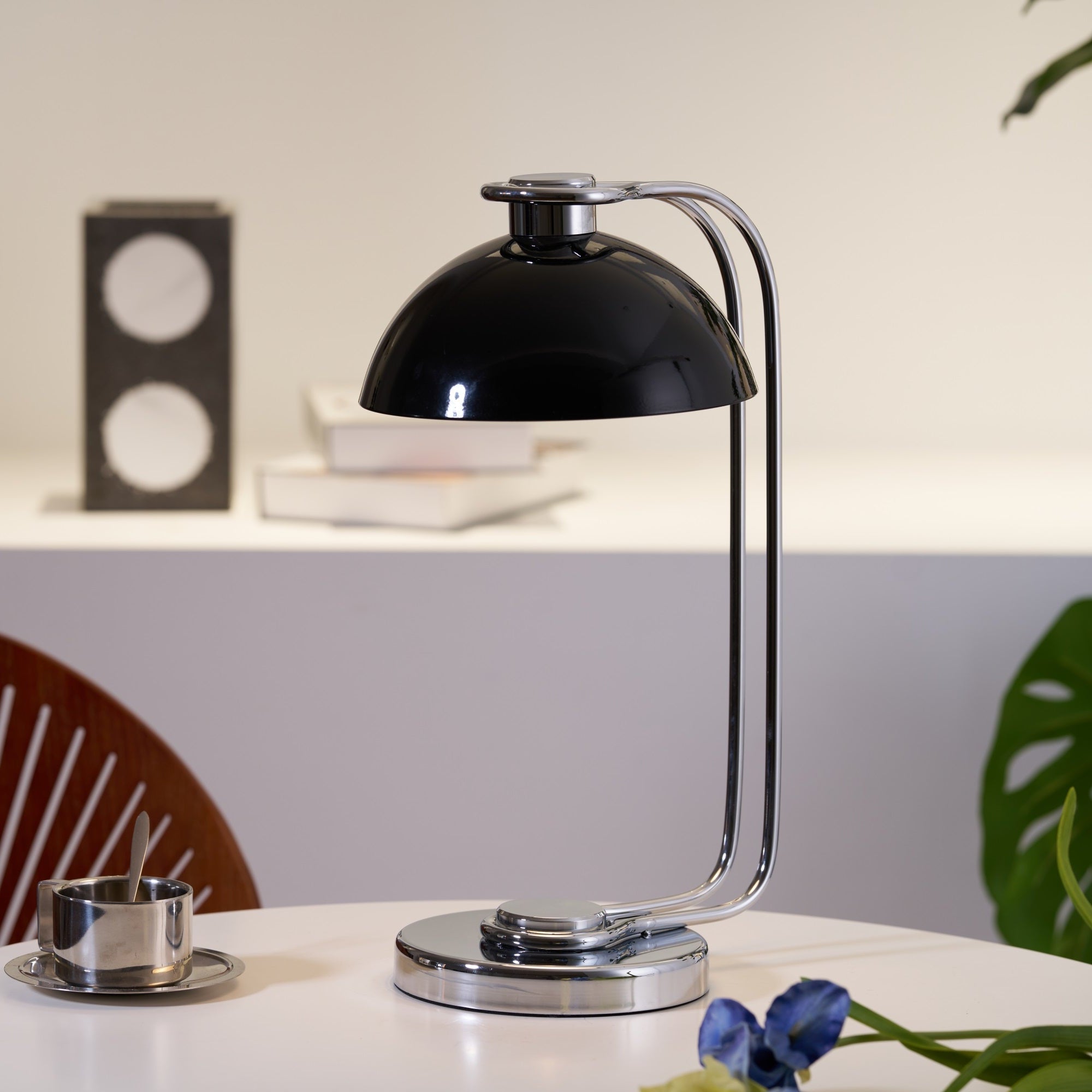 Domiscu Table Lamp