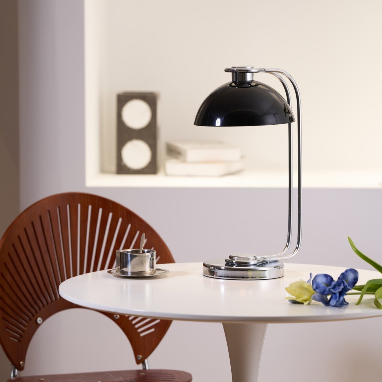 Domiscu Table Lamp