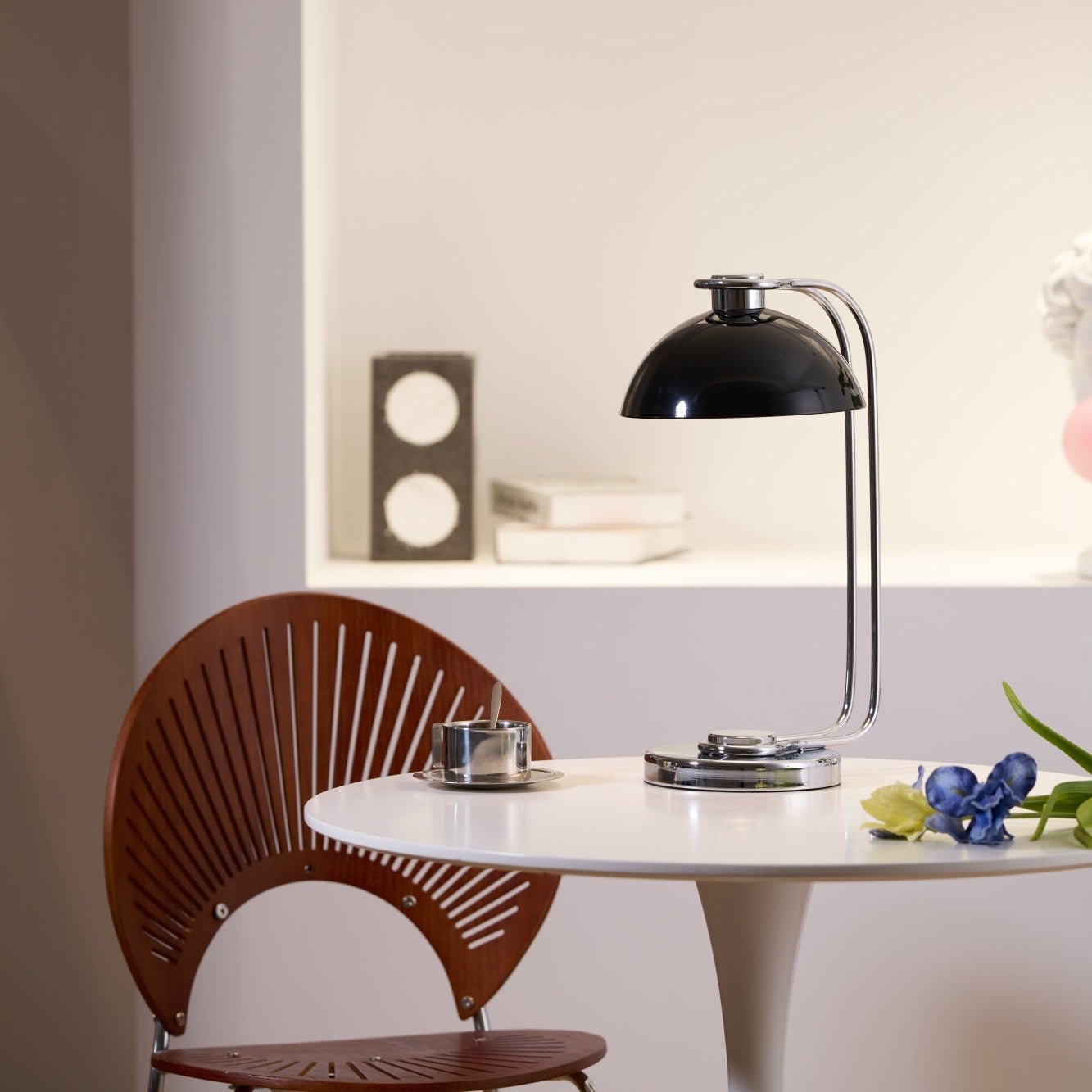 Domiscu Table Lamp
