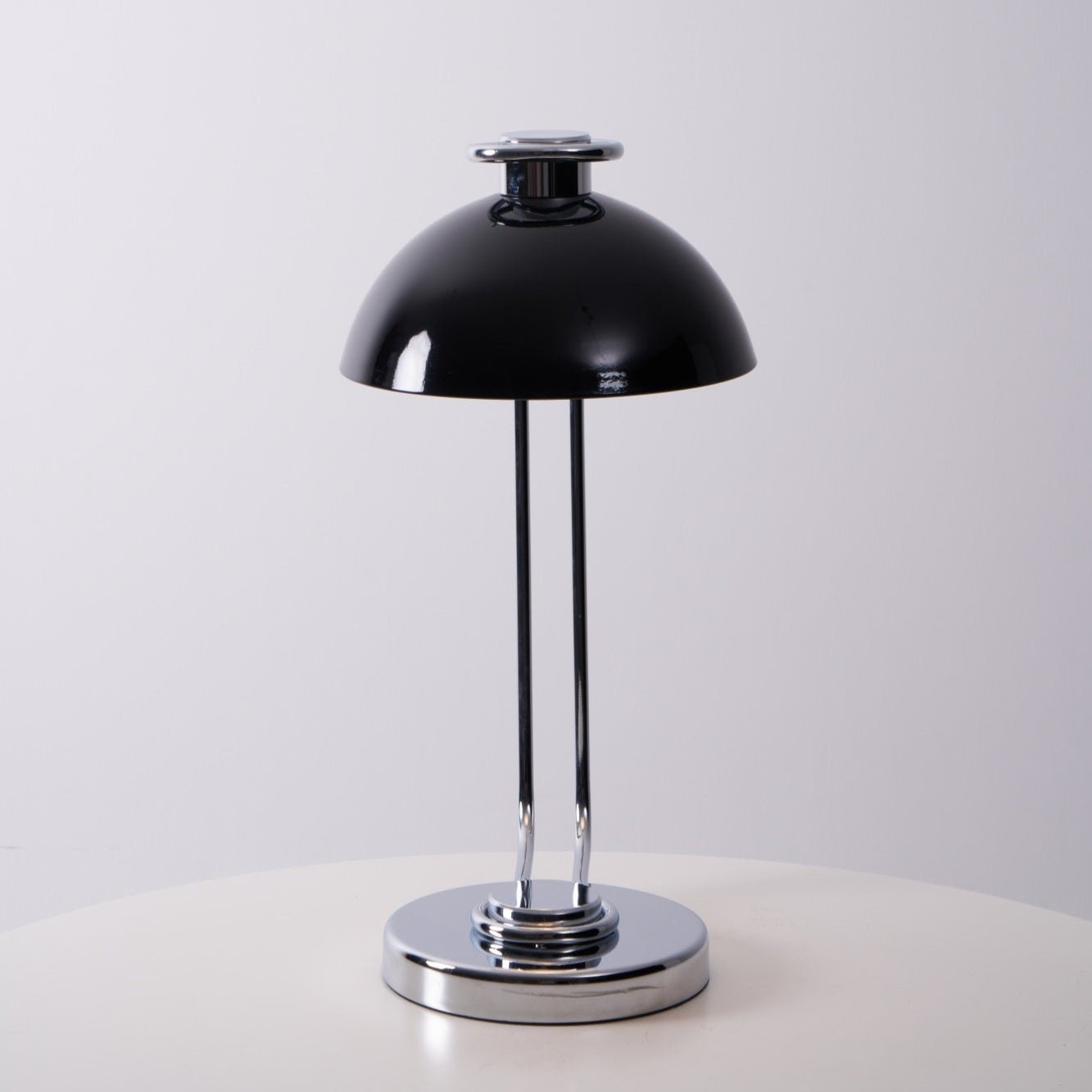 Domiscu Table Lamp