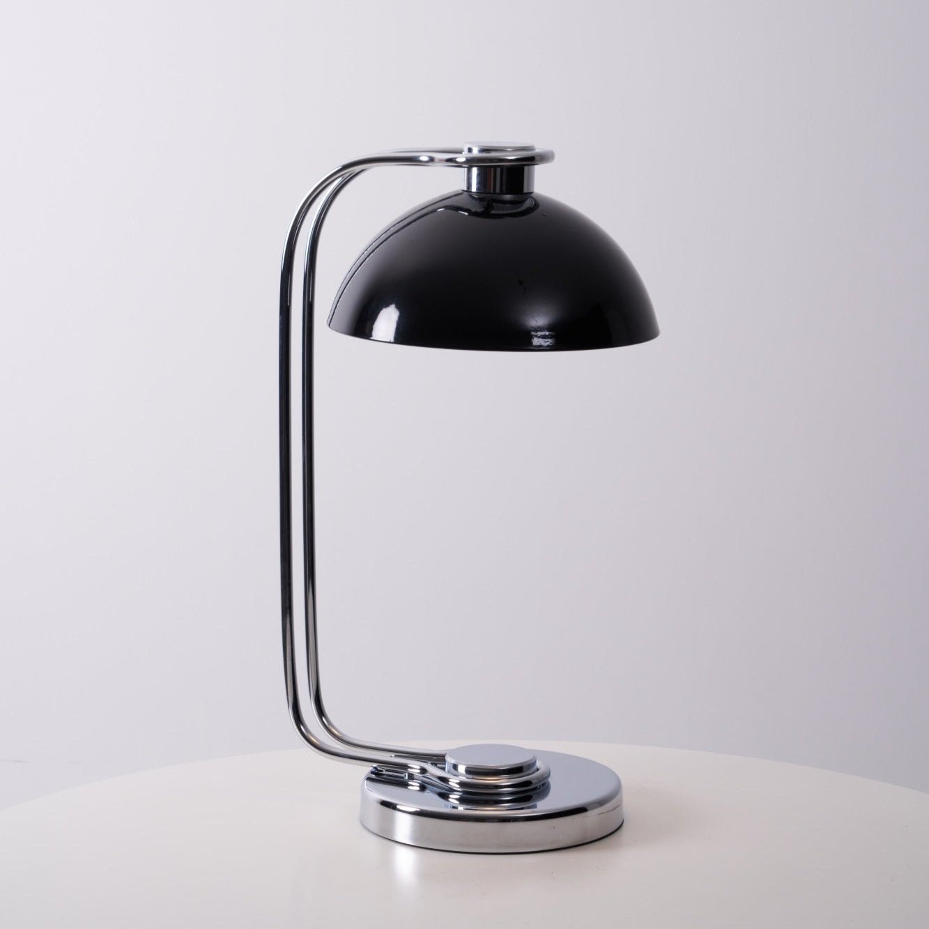 Domiscu Table Lamp
