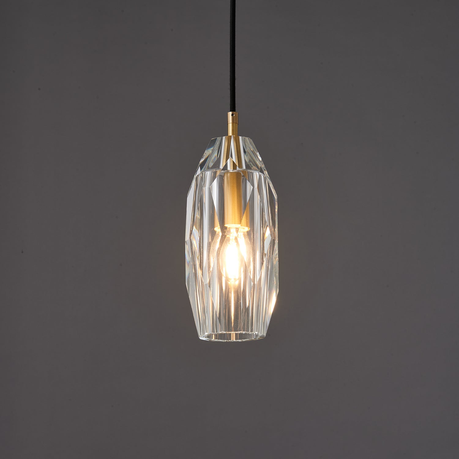 Lekopeza Pendant Light