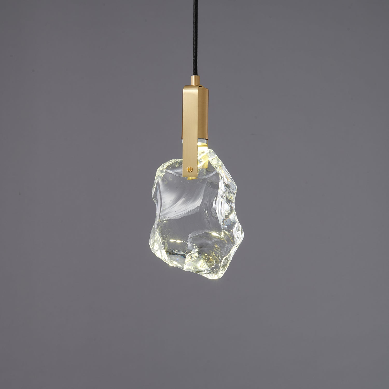 Lekopeza Pendant Light