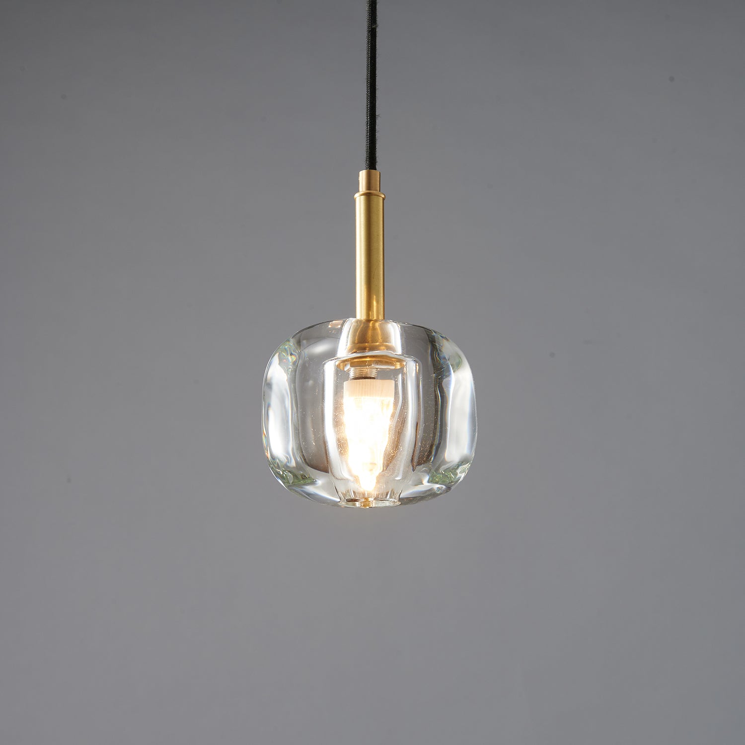 Lekopeza Pendant Light