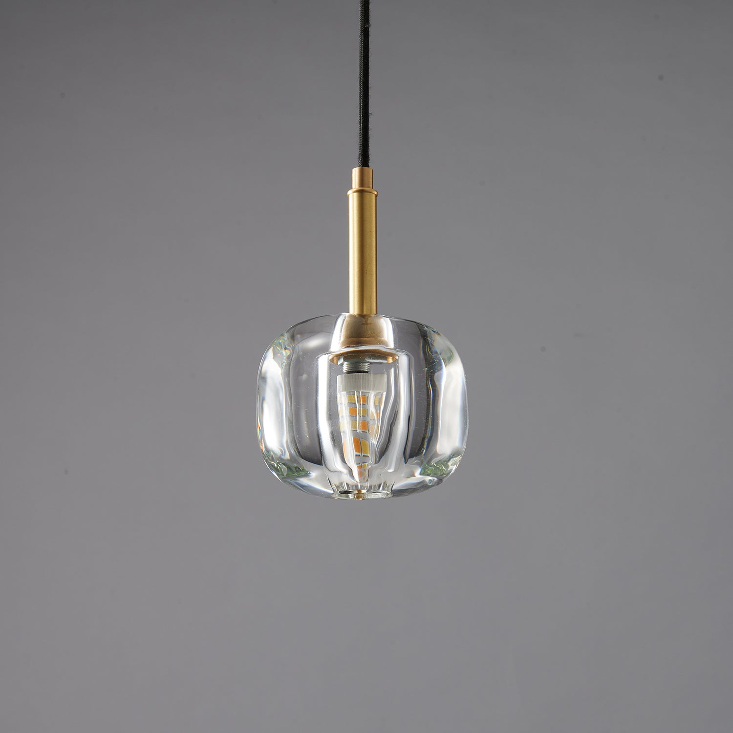 Lekopeza Pendant Light