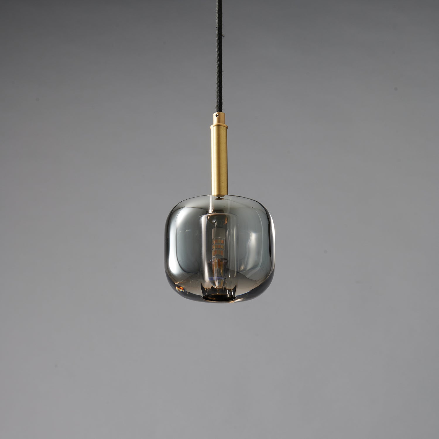 Lekopeza Pendant Light