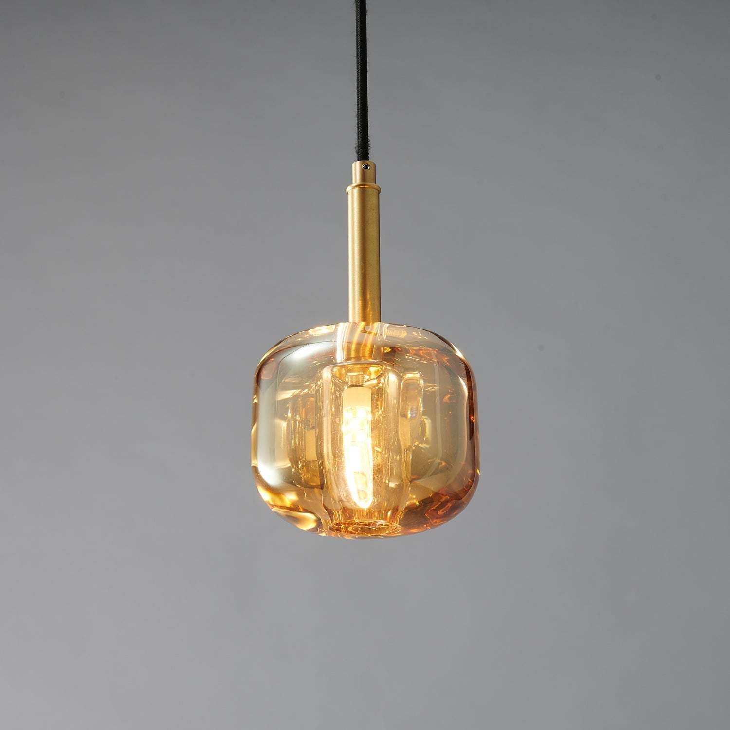 Lekopeza Pendant Light