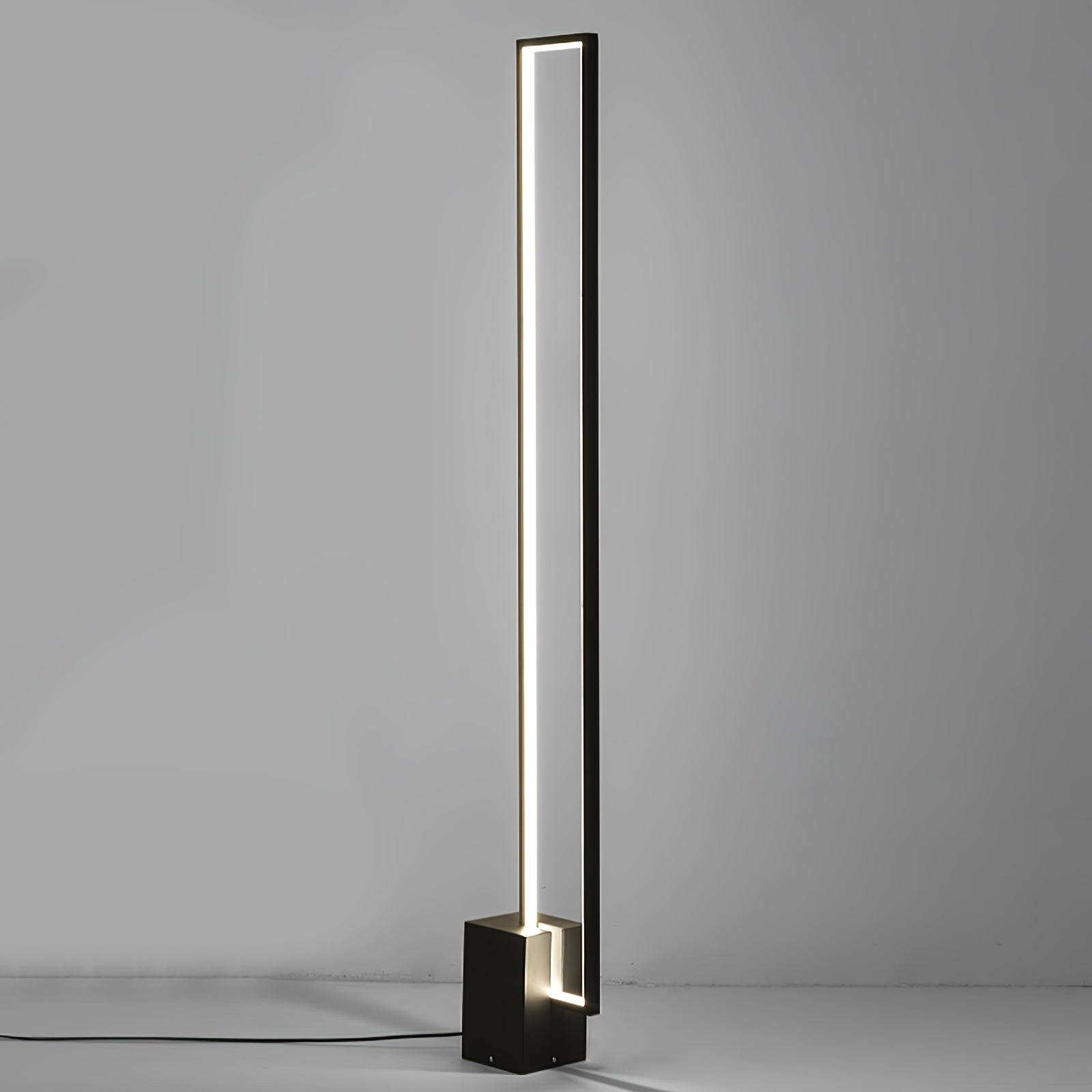 Voaren Floor Lamp