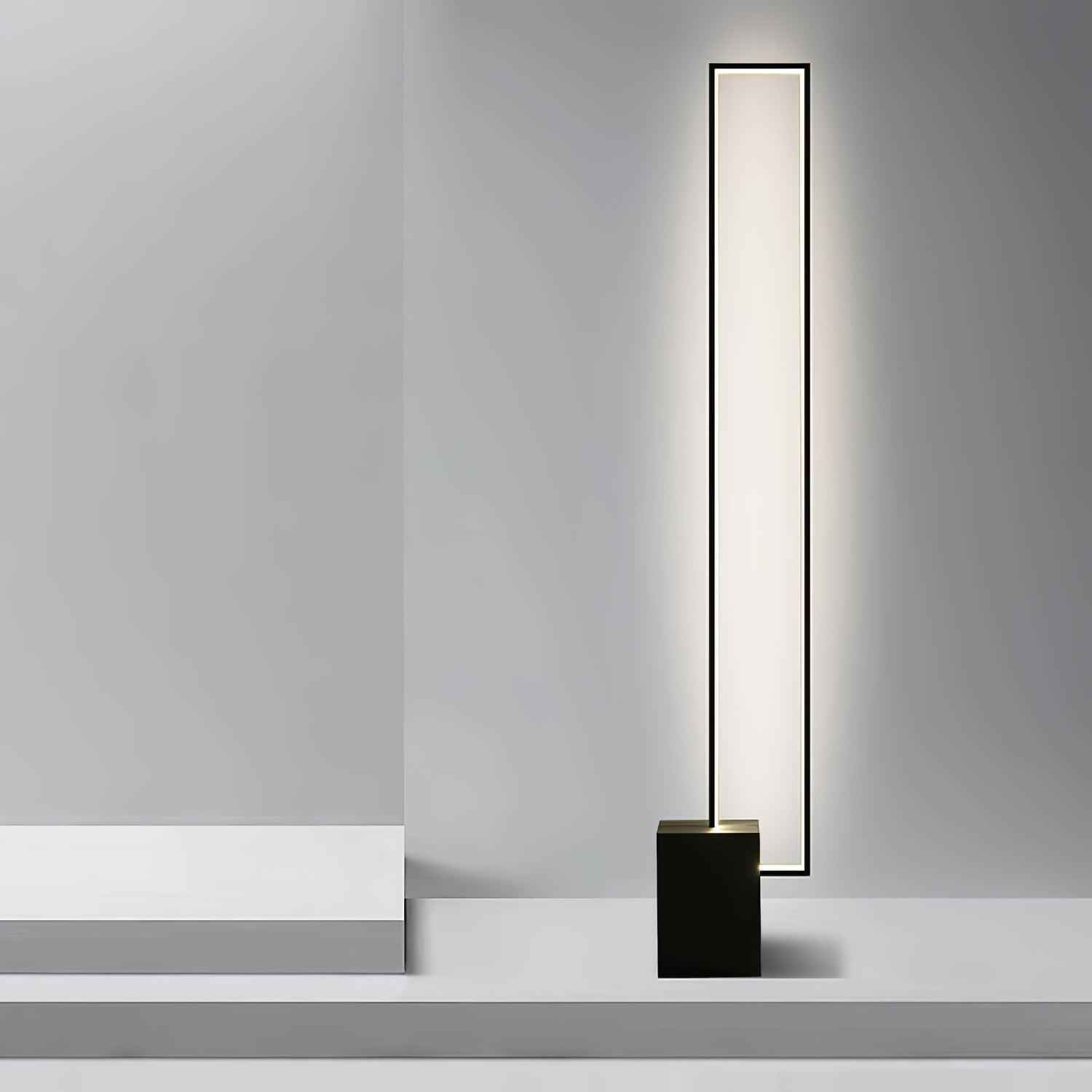 Voaren Floor Lamp
