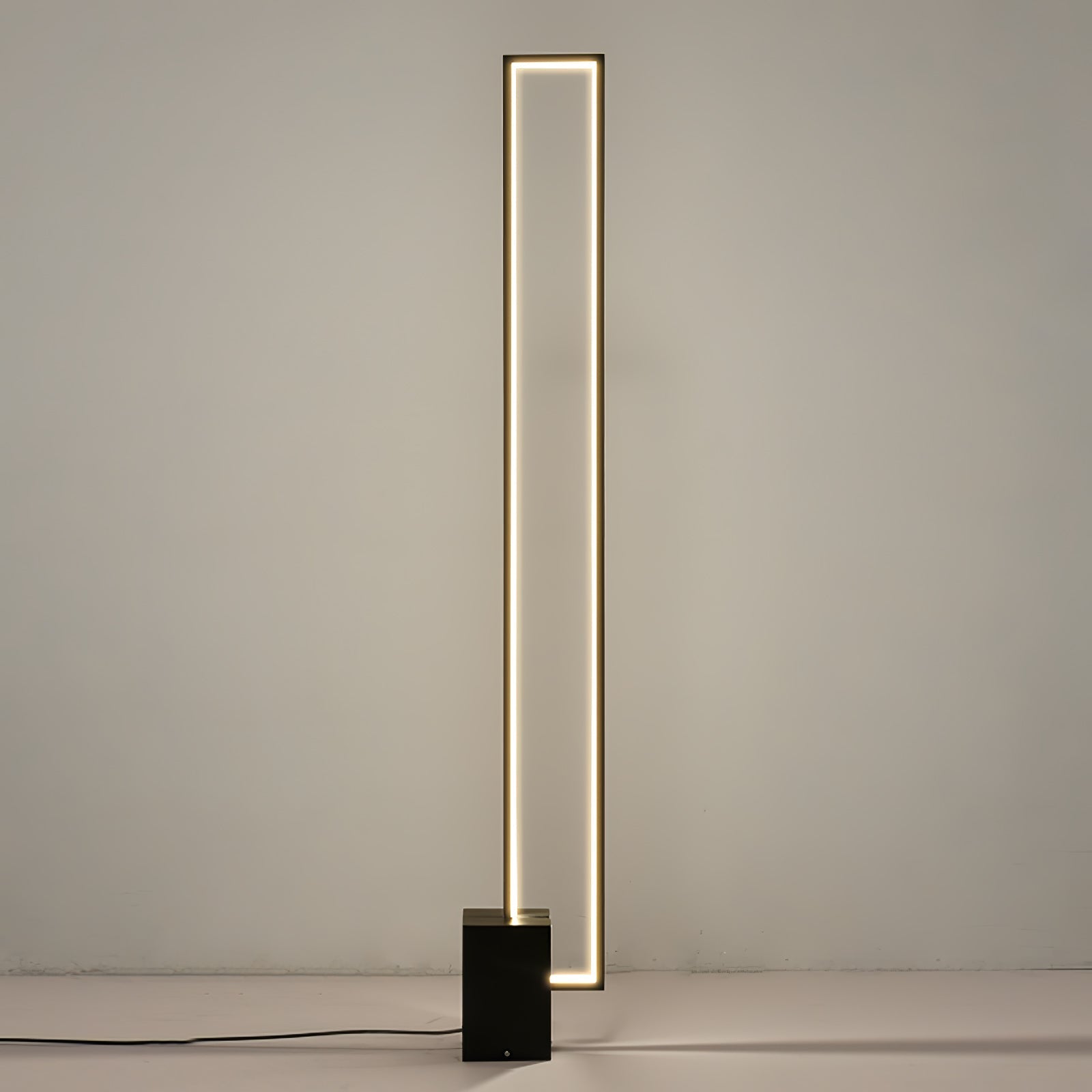 Voaren Floor Lamp