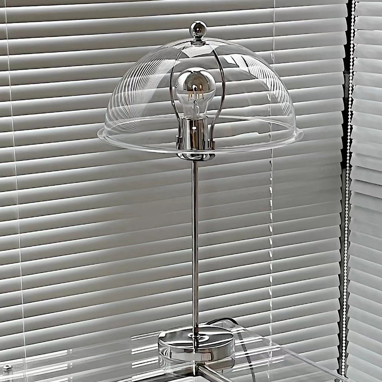 Wynnelio Table Lamp