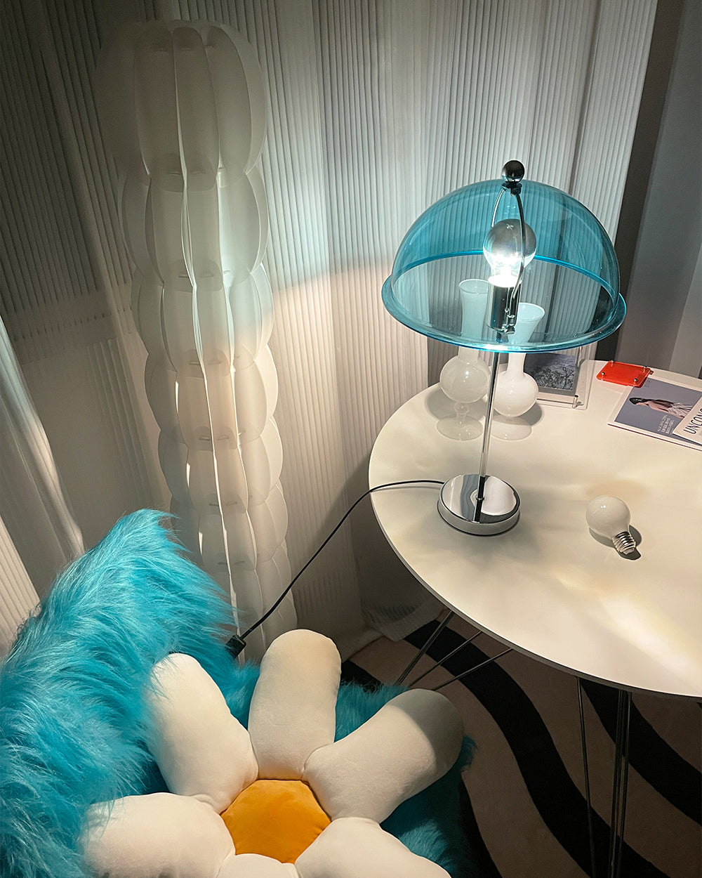 Wynnelio Table Lamp
