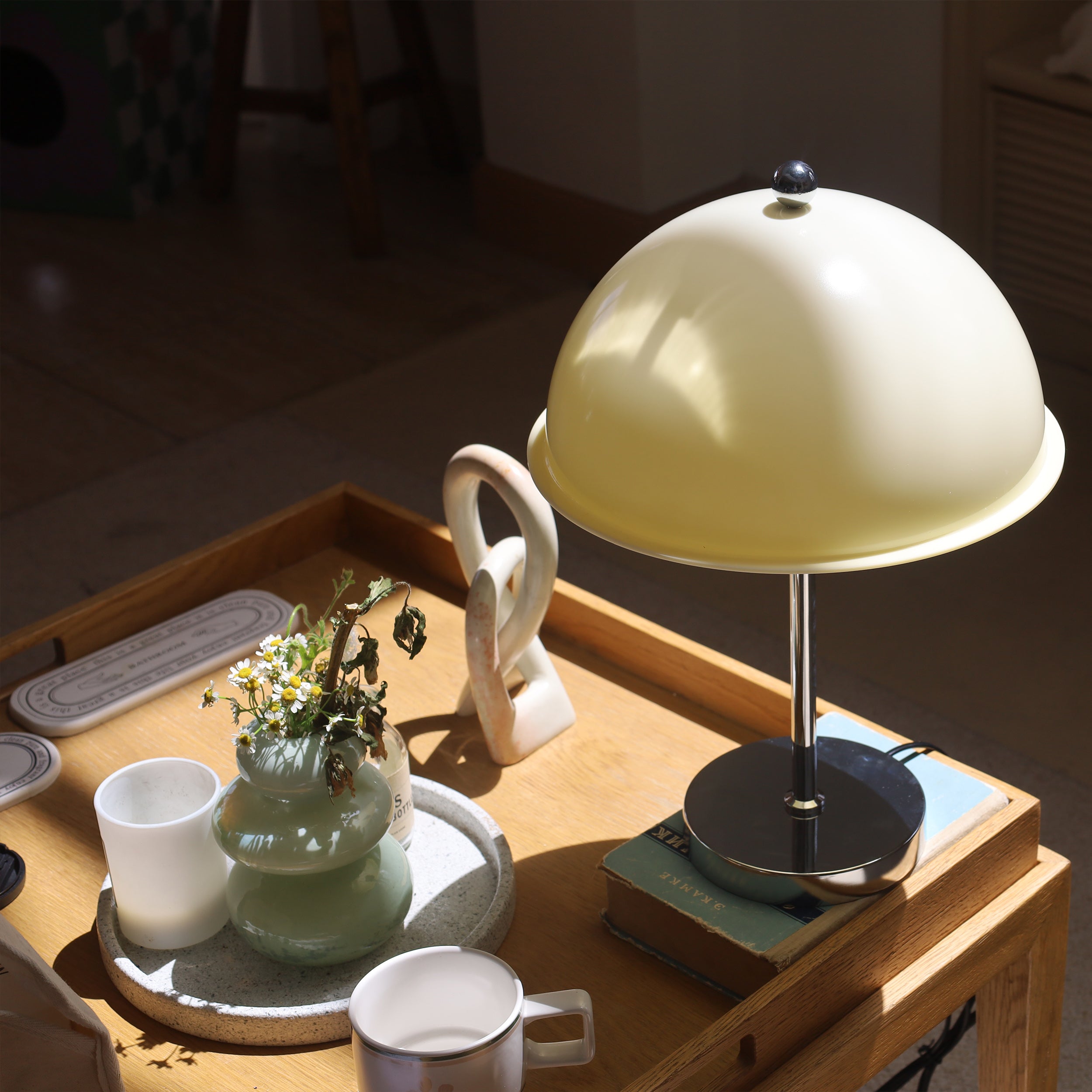 Wynnelio Table Lamp