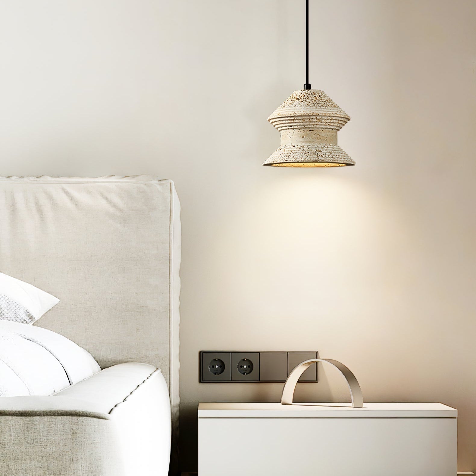 Elyvase Pendant Light