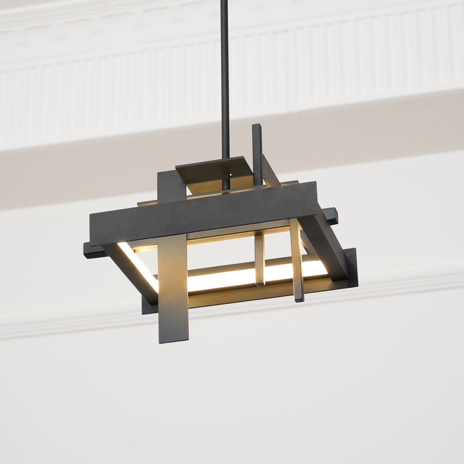 Eithinzo Pendant Light