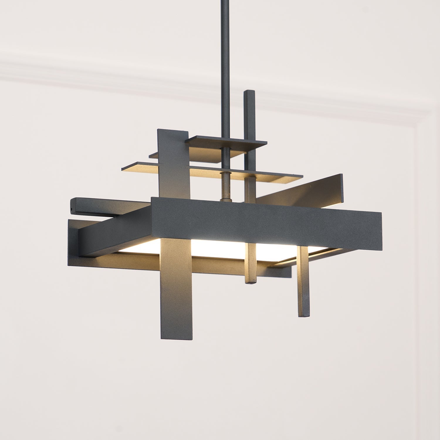 Eithinzo Pendant Light