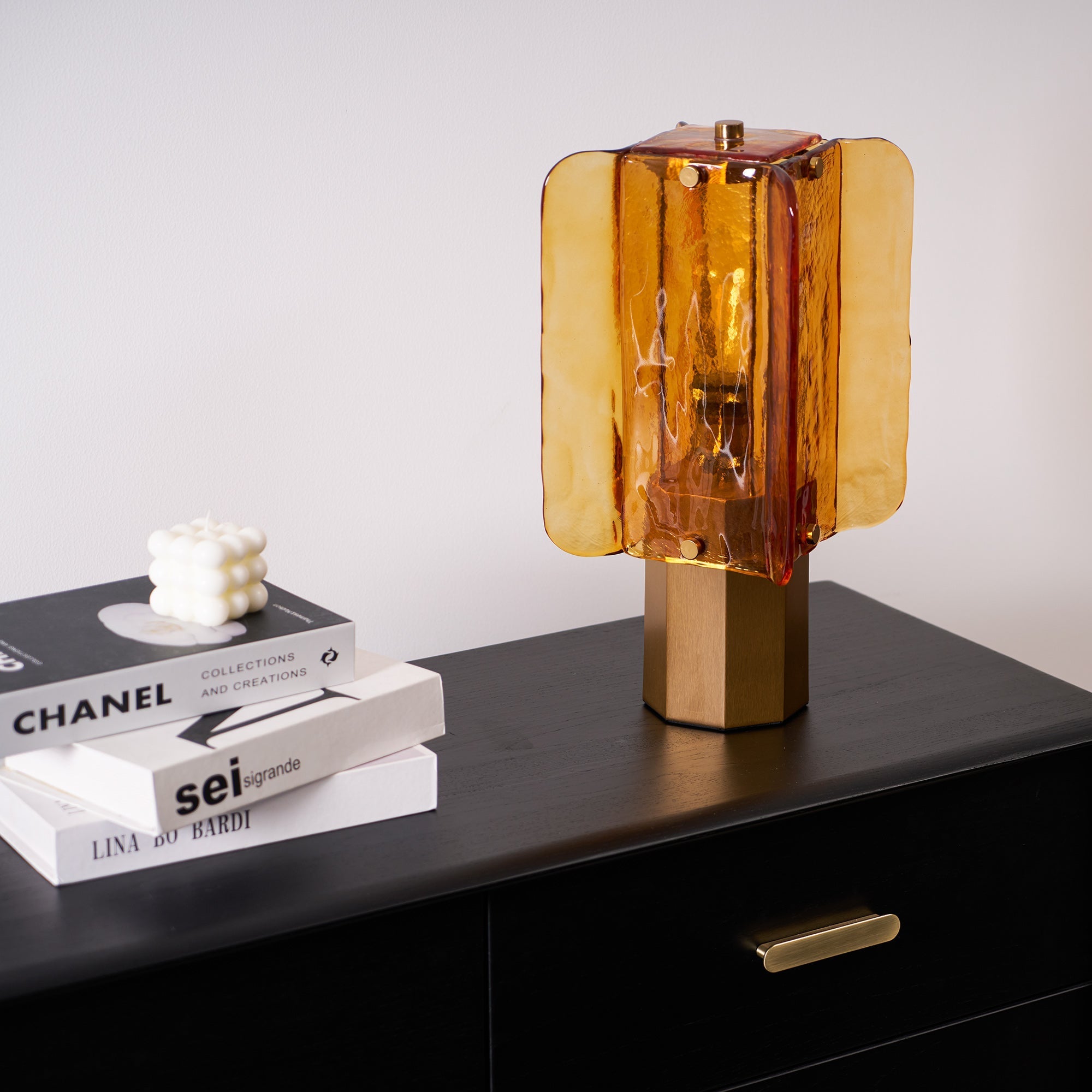 Velynessa Table Lamp