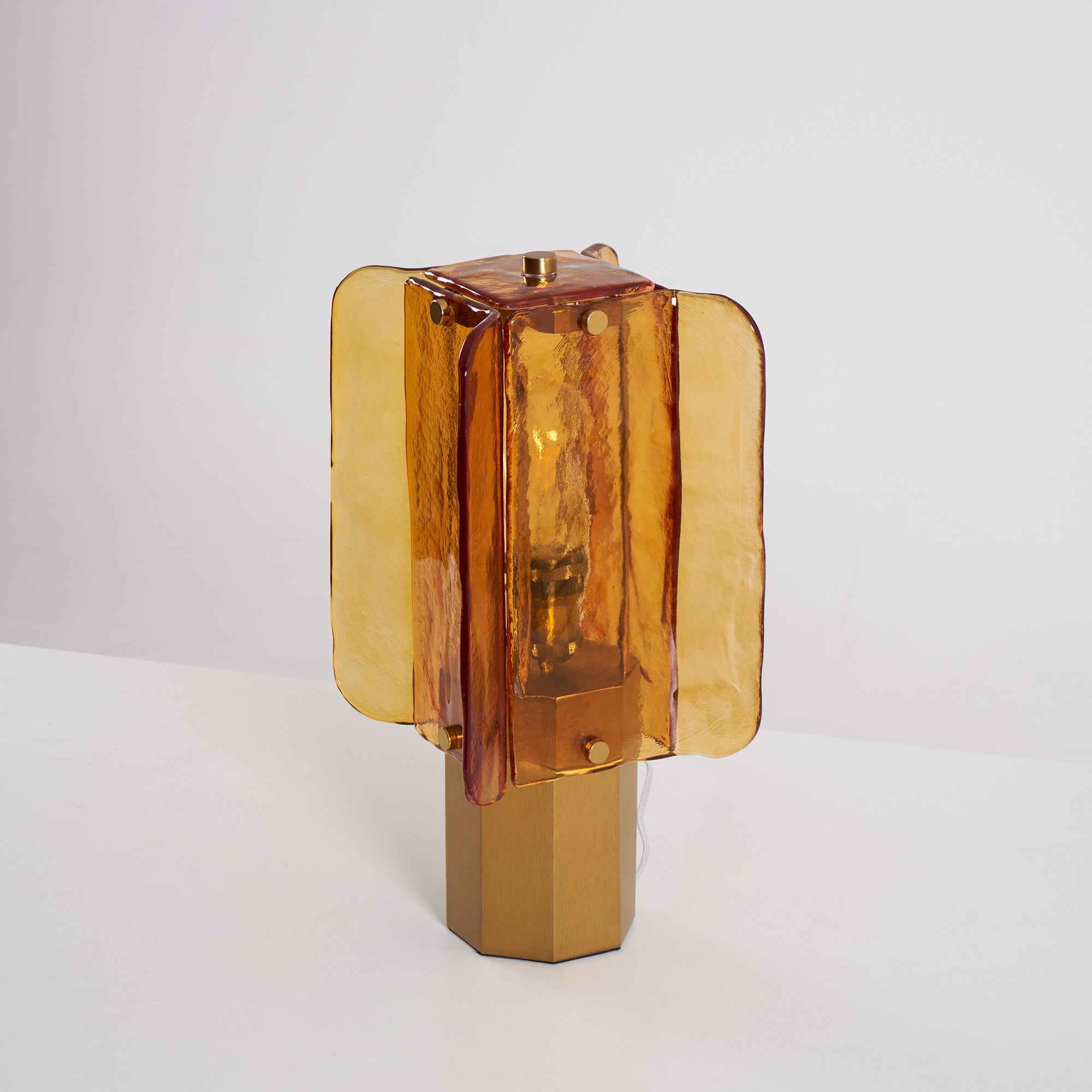Velynessa Table Lamp