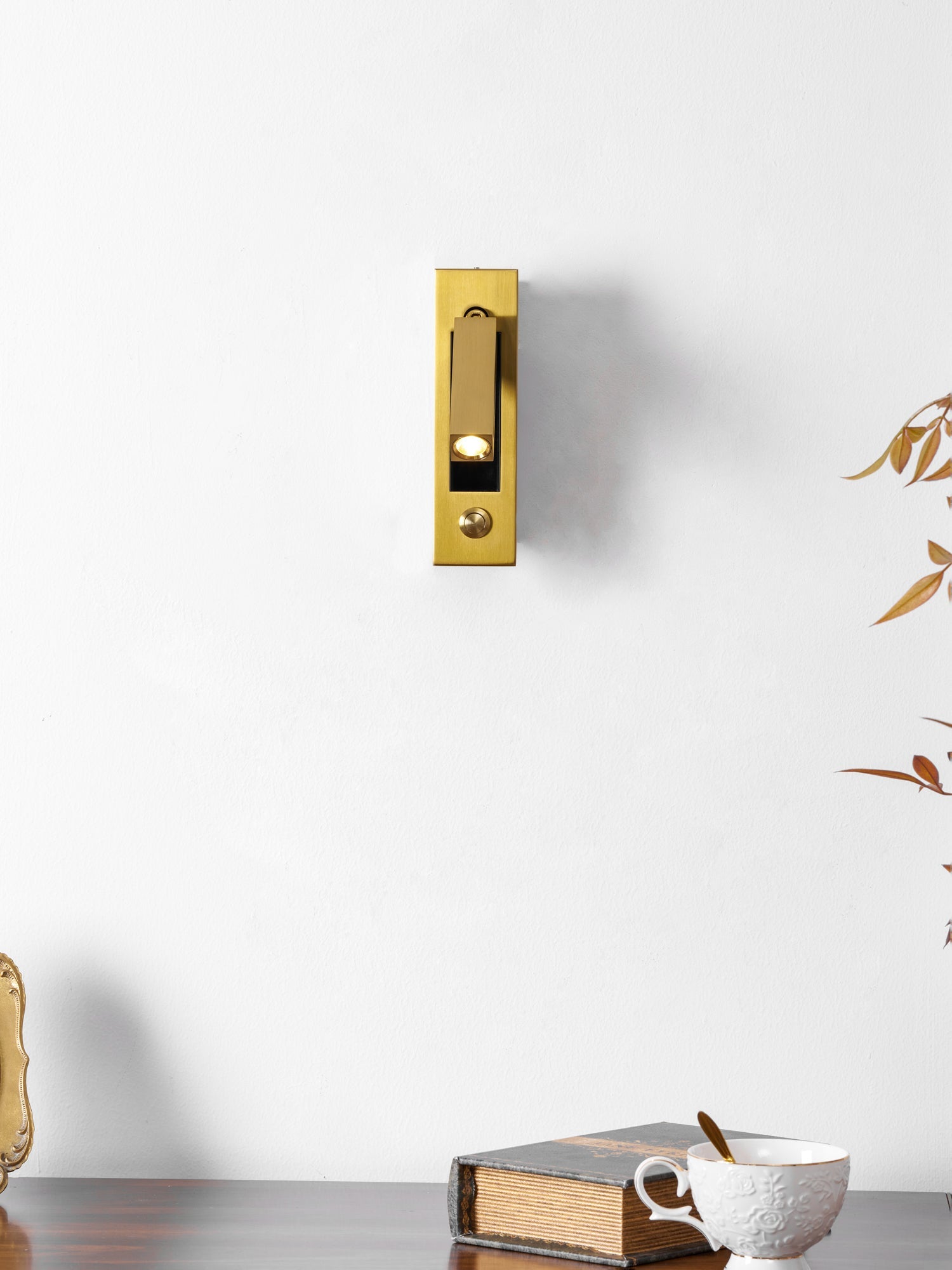 Cenvaburn Recessed Wall Light