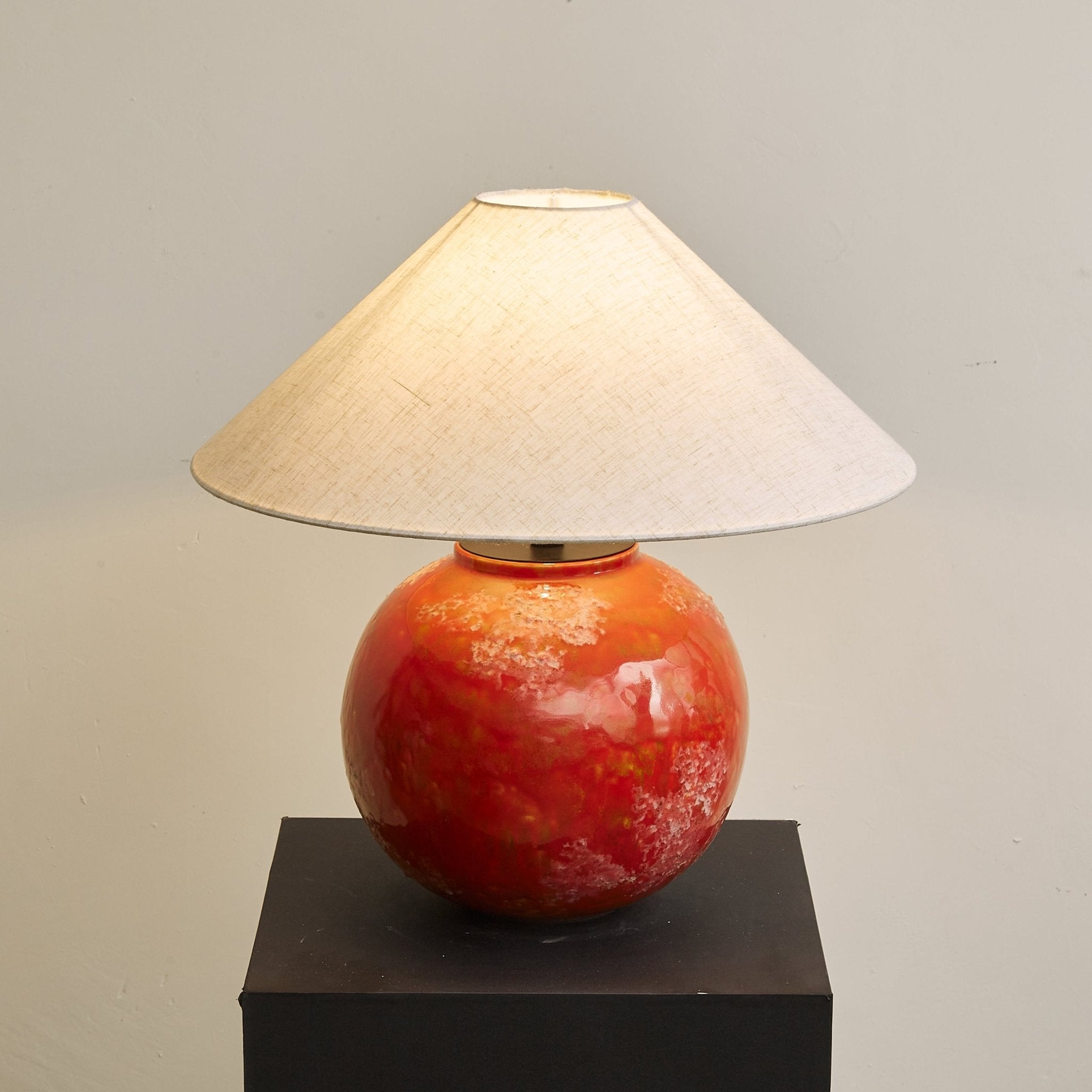 Veilzan Table Lamp