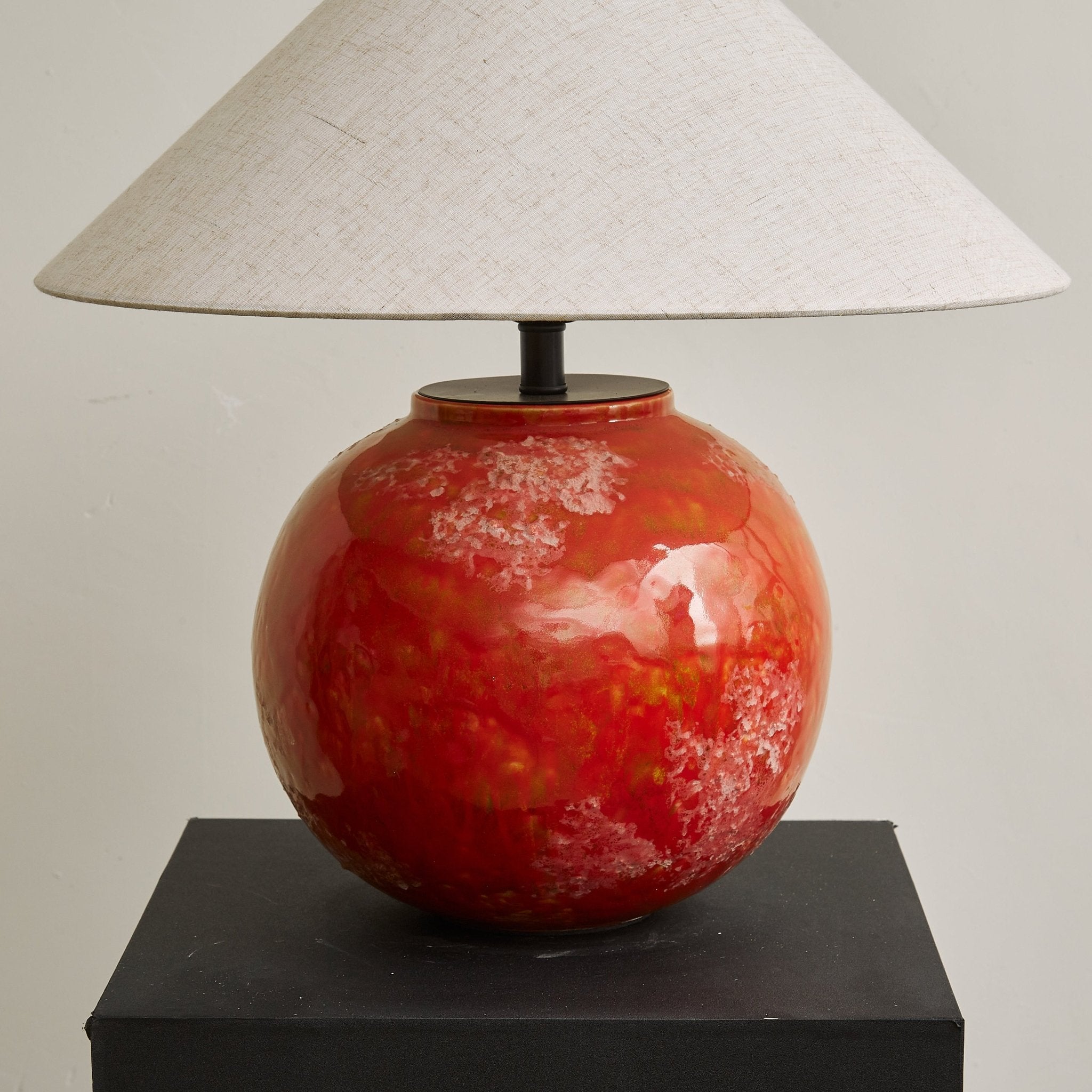 Veilzan Table Lamp