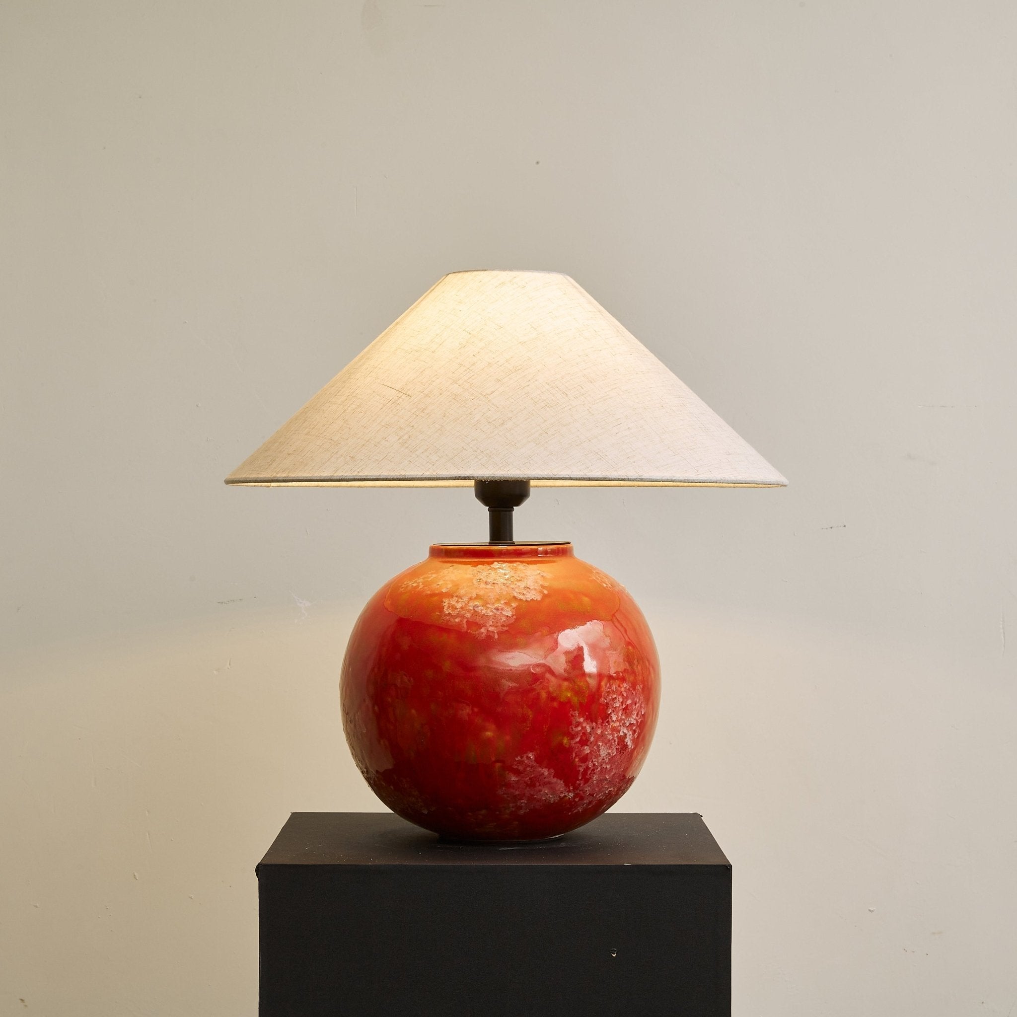 Veilzan Table Lamp
