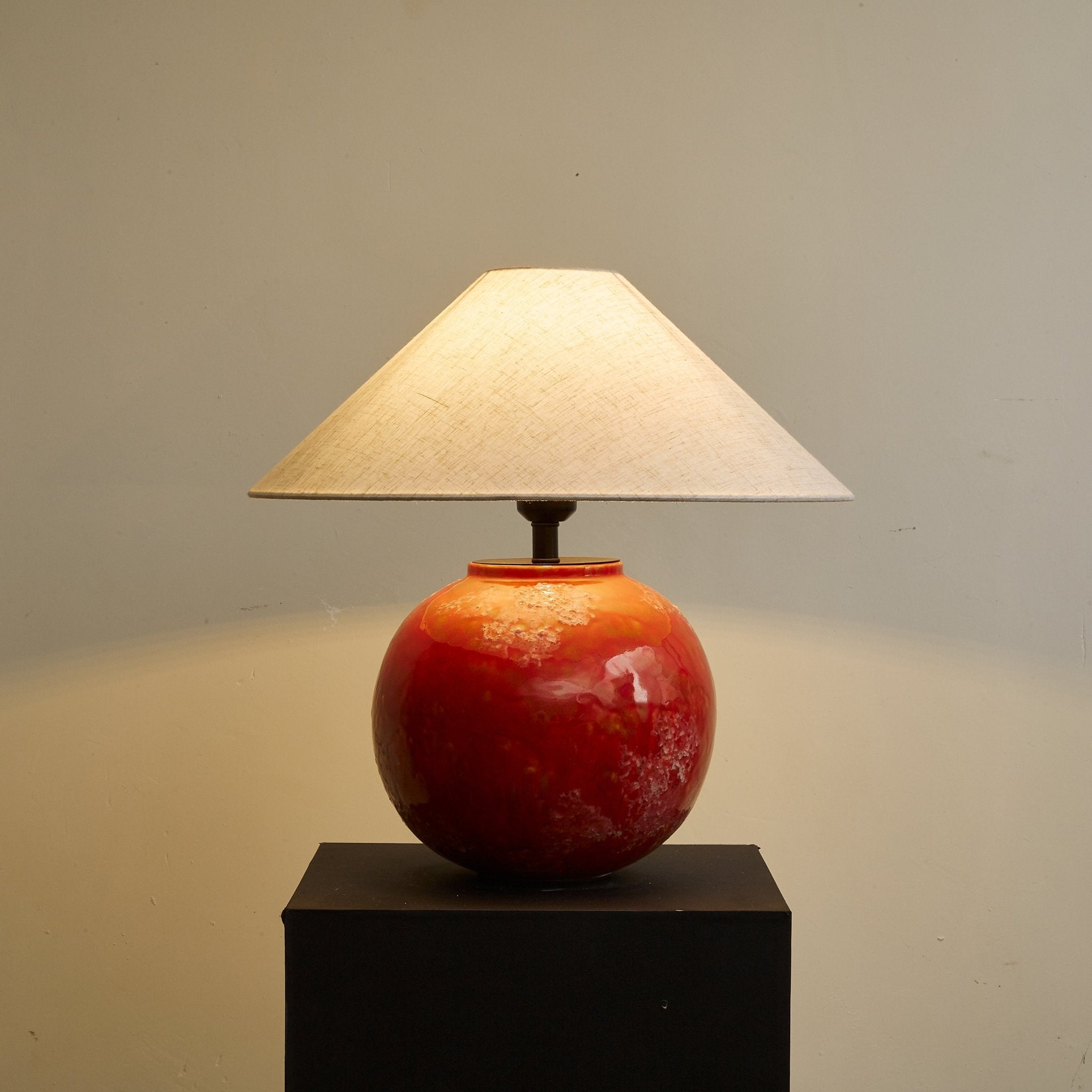 Veilzan Table Lamp