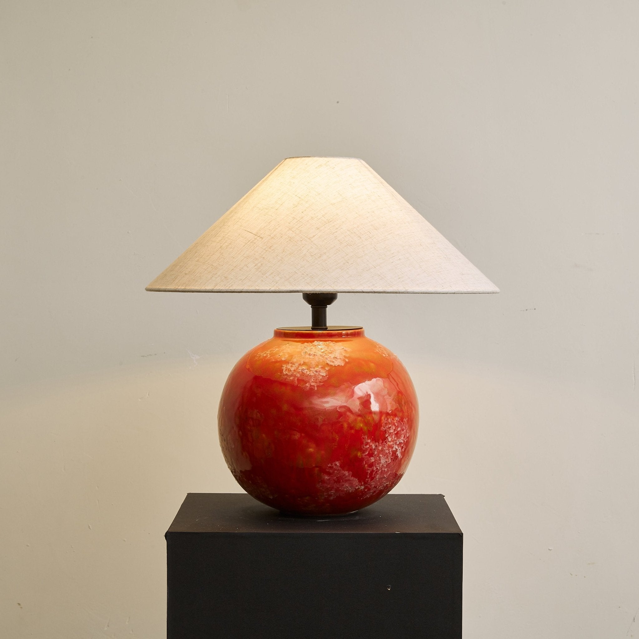 Veilzan Table Lamp