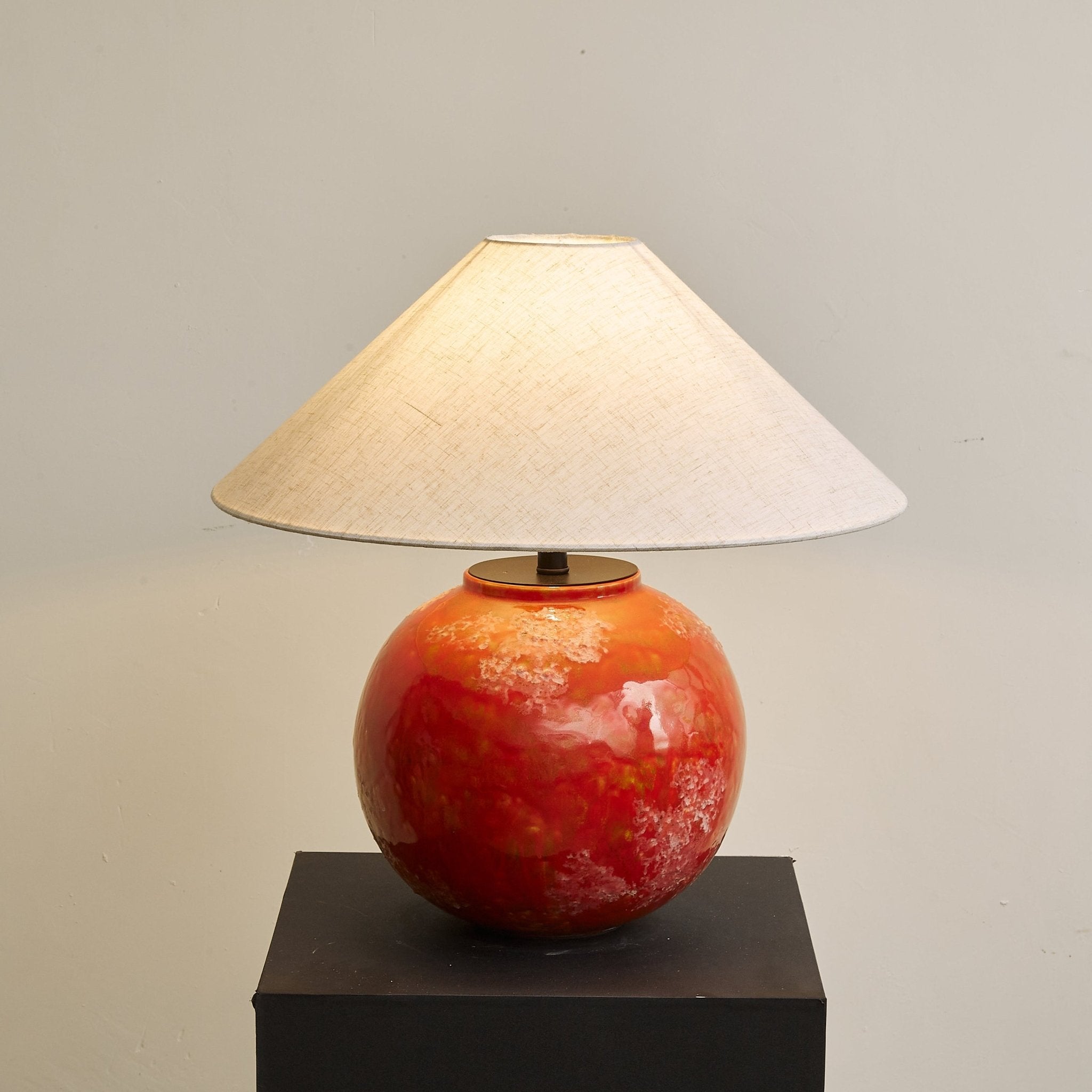 Veilzan Table Lamp