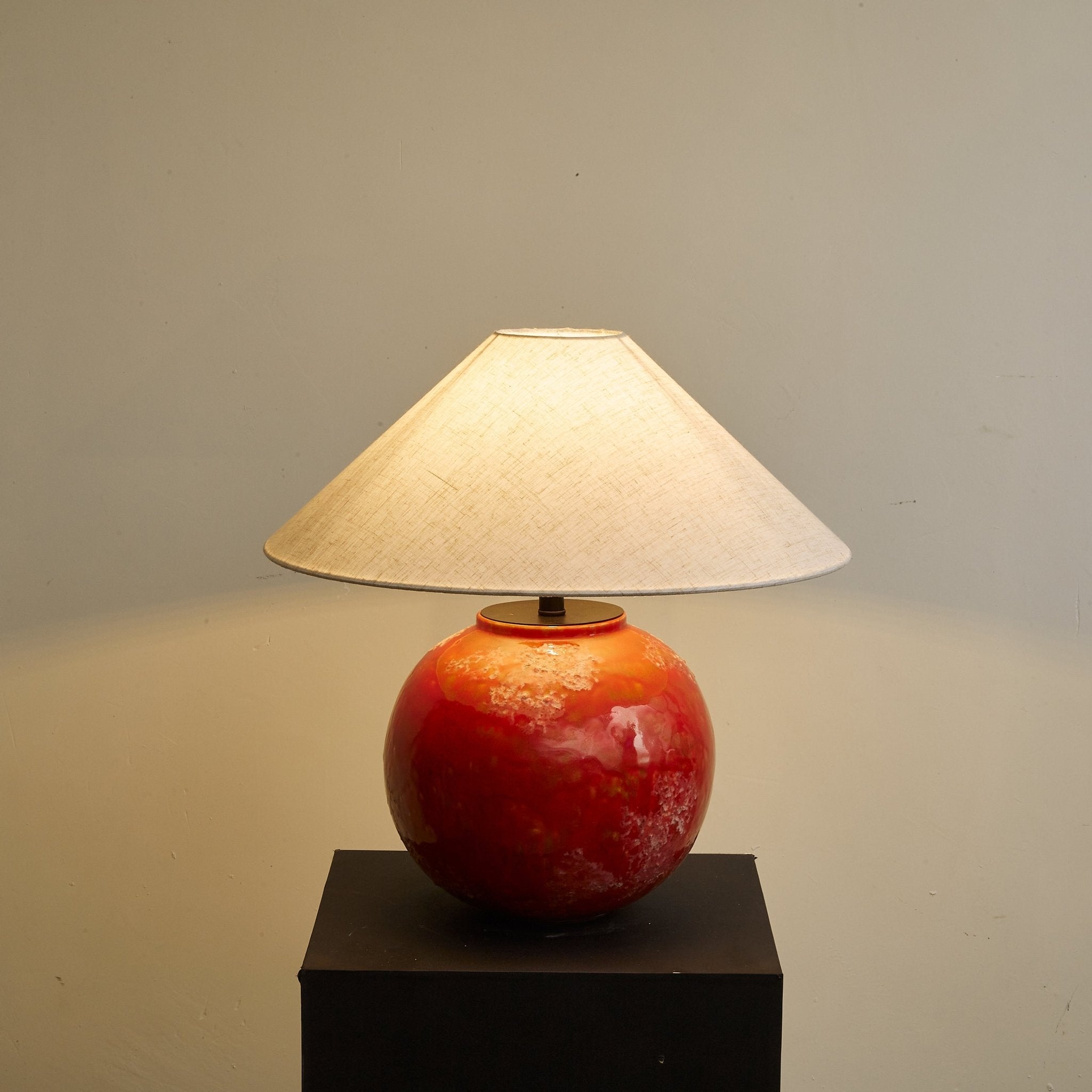 Veilzan Table Lamp